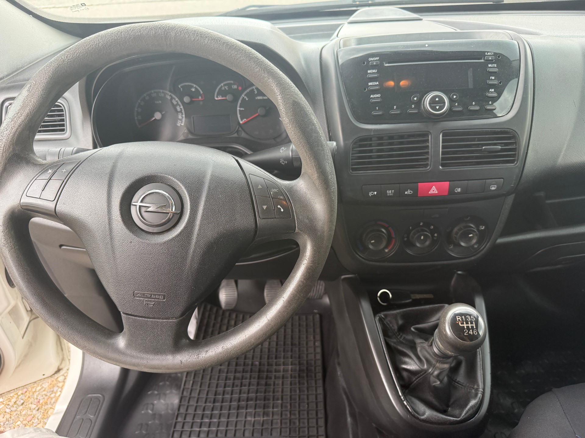 OPEL Combo 1.4 CNG Turbo ecoFLEX 2.4 L1H1-image-9