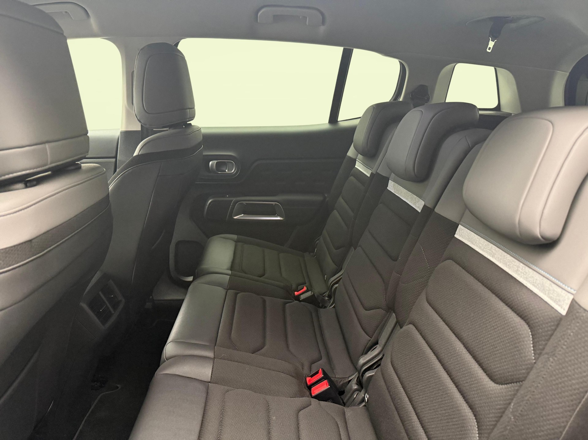 CITROEN C5 Aircross 1.2 Hybrid Swiss Edition-image-10