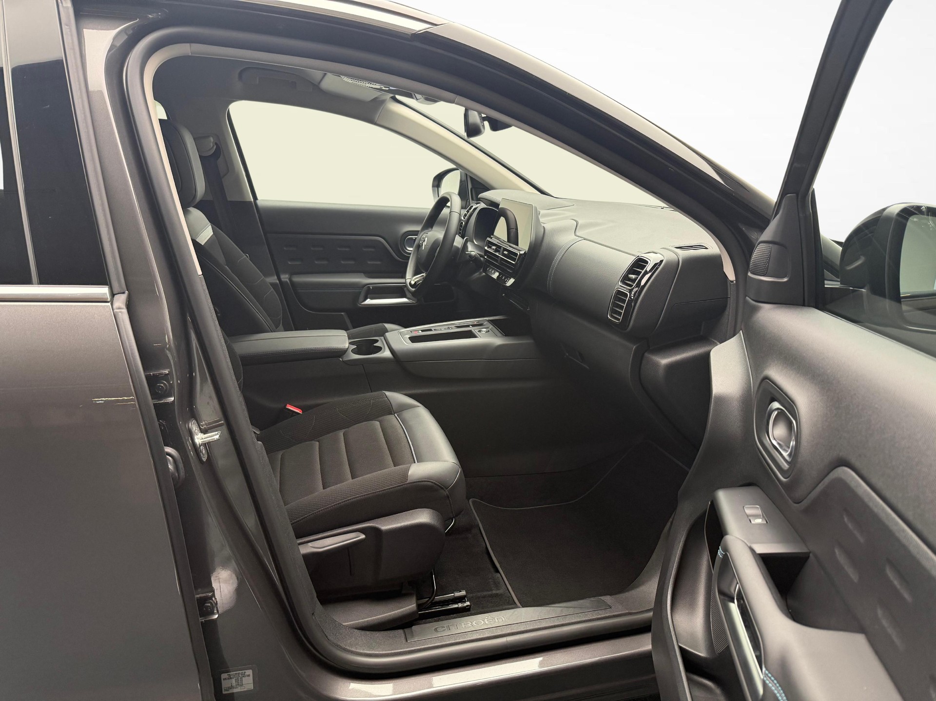 CITROEN C5 Aircross 1.2 Hybrid Swiss Edition-image-9