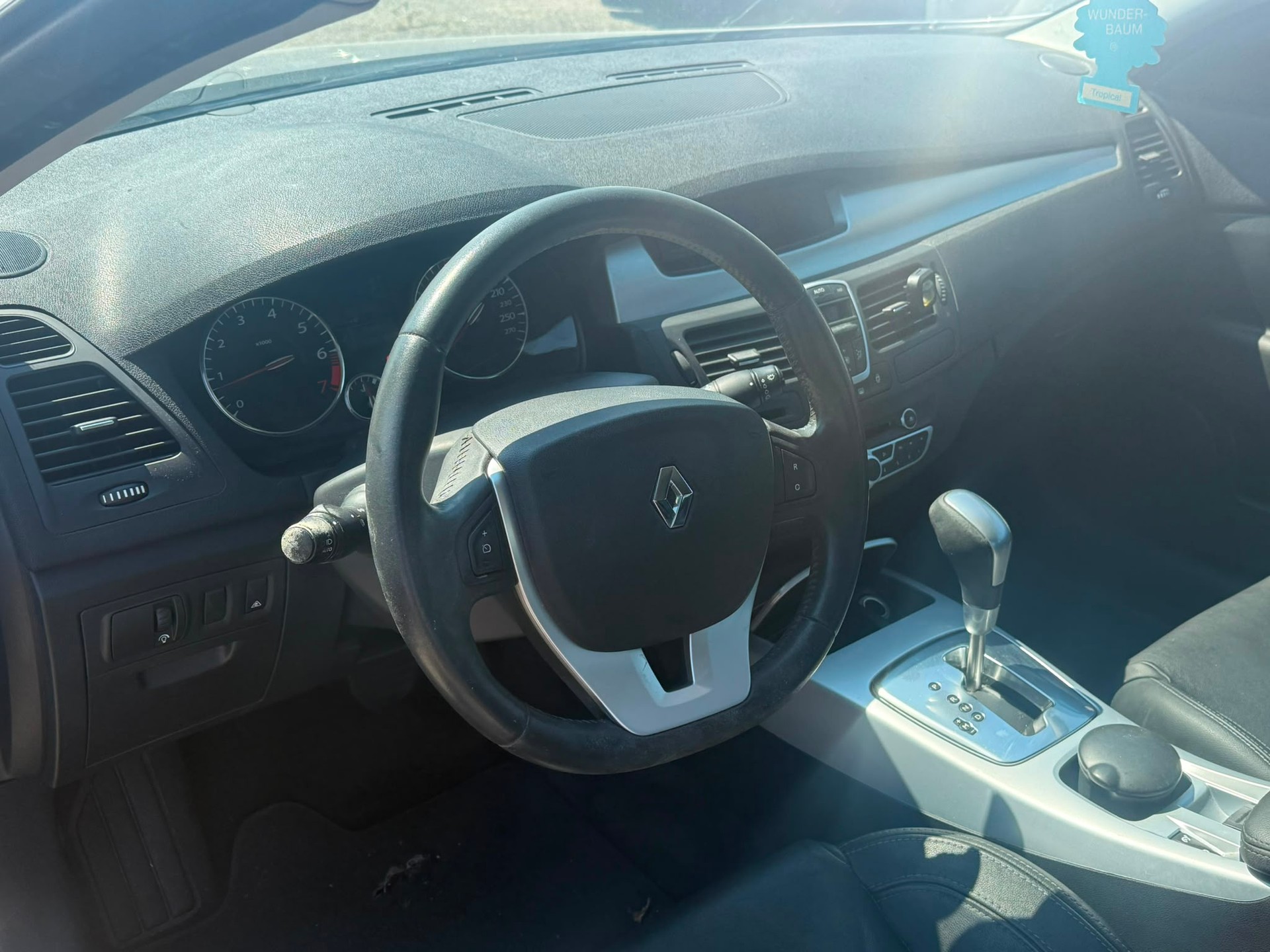 RENAULT Laguna Coupé 2.0 16V T Dynamique Automatic-image-9