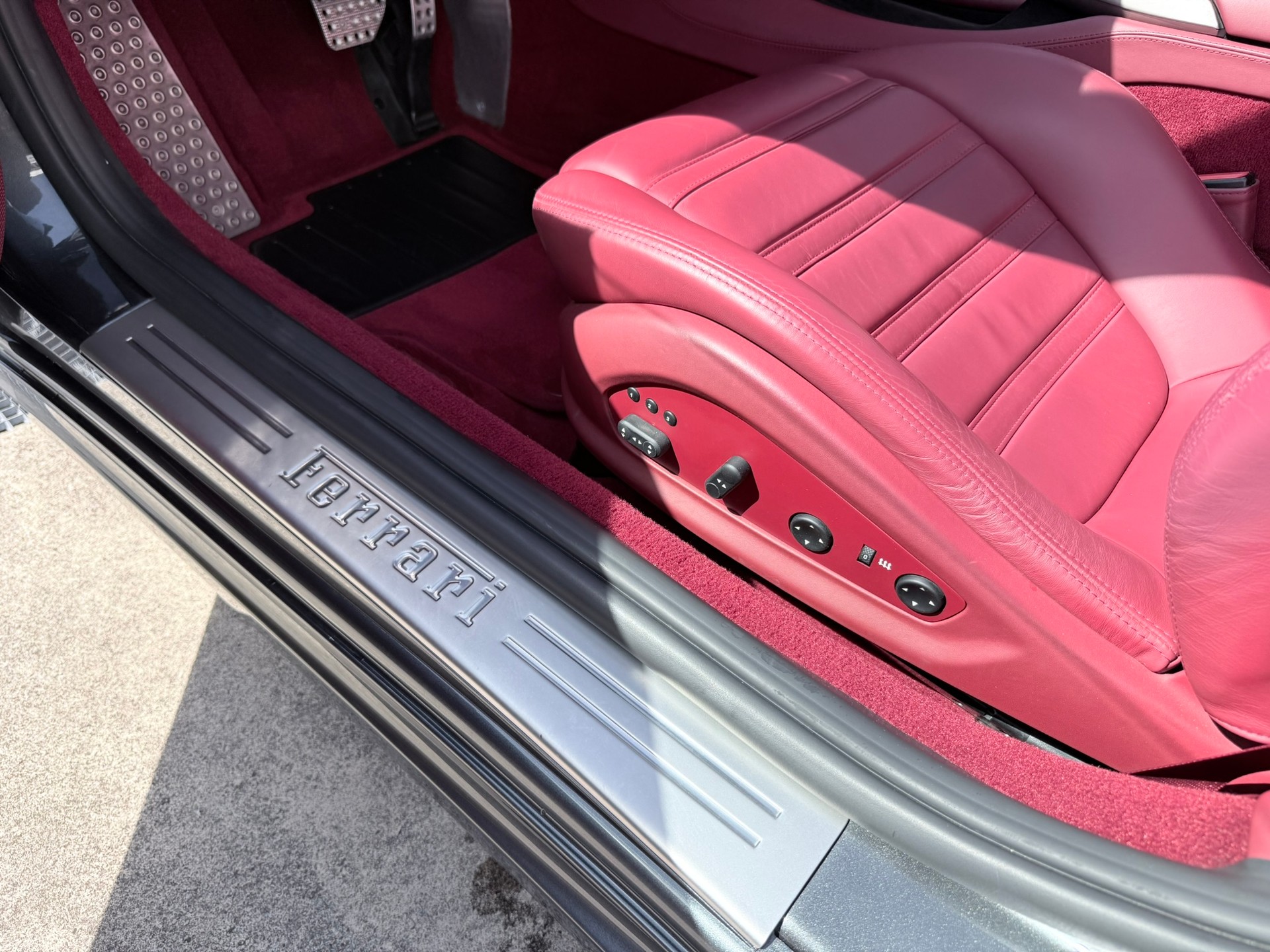 FERRARI California 4.3 V8-image-21
