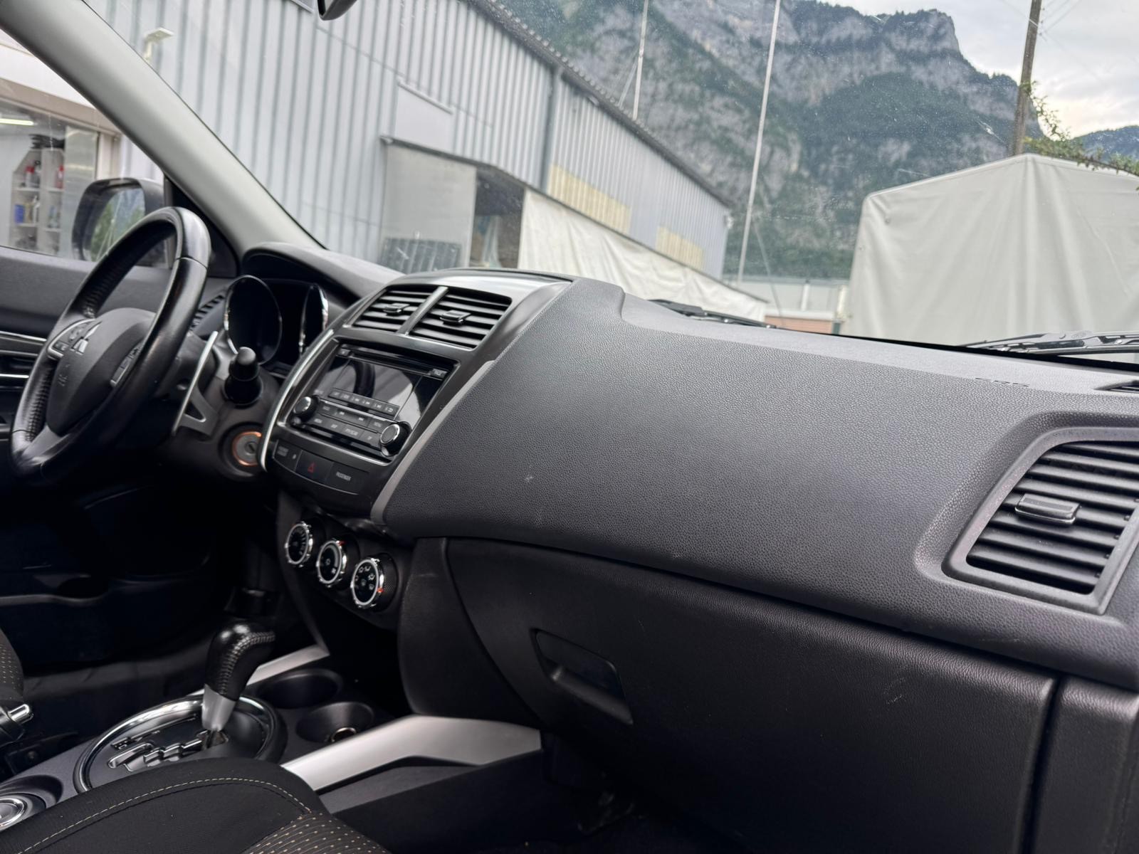MITSUBISHI ASX 2.2 DID Intense 4WD Automatic-image-8