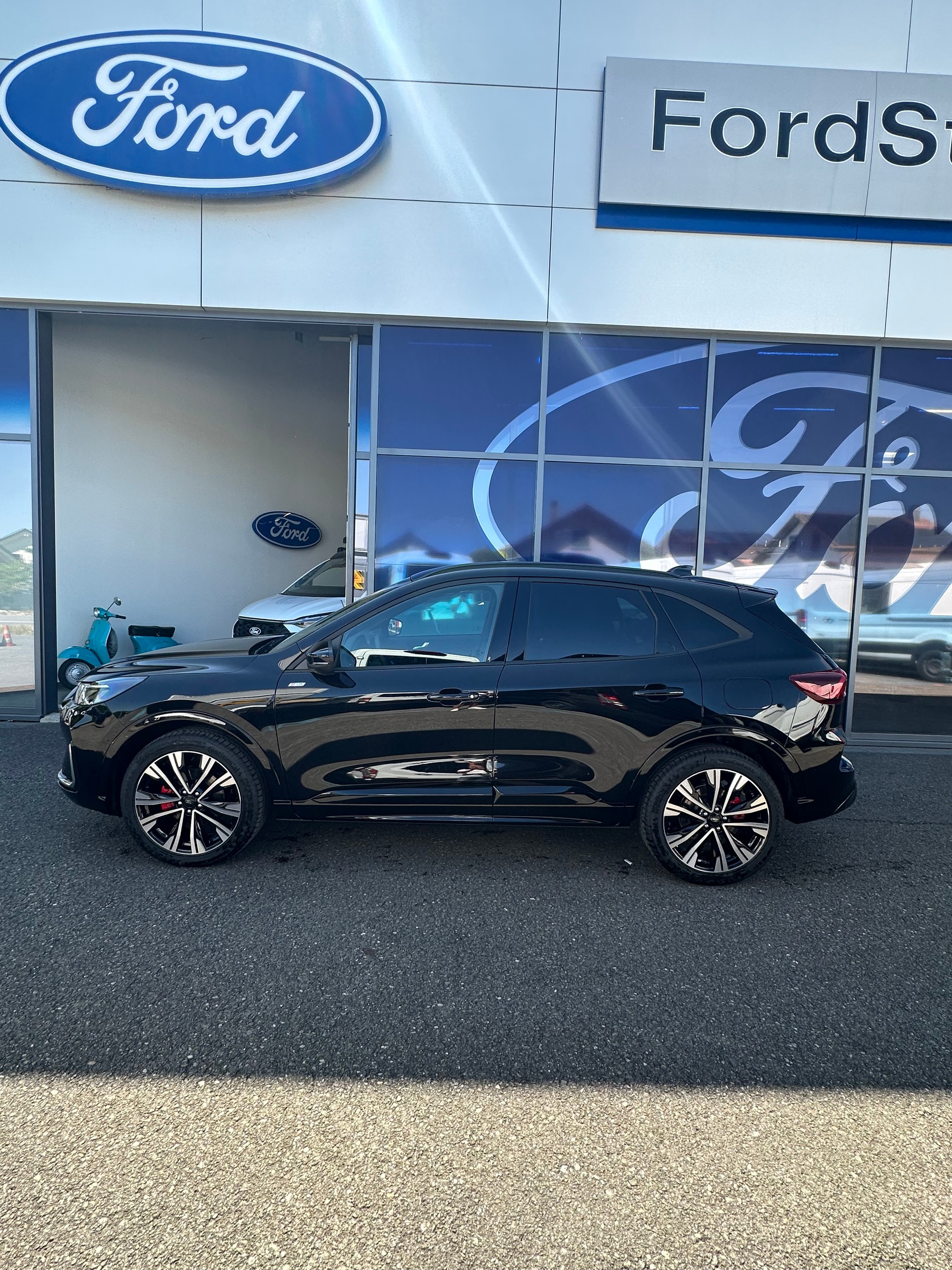 FORD Kuga 2.5 Hybrid ST-Line X 4x4 FHEV/Aut.-image-2