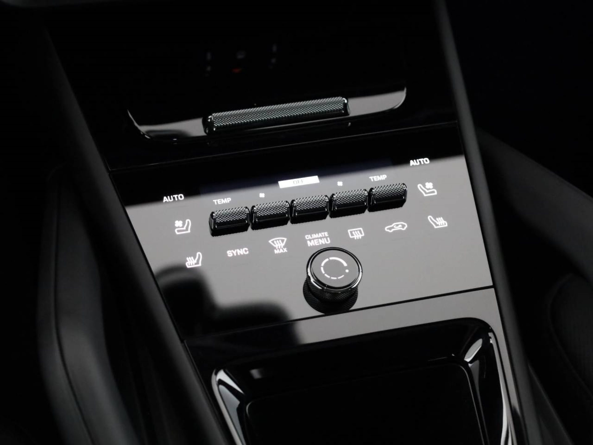 PORSCHE Cayenne E-Hybrid Black Edition-image-14