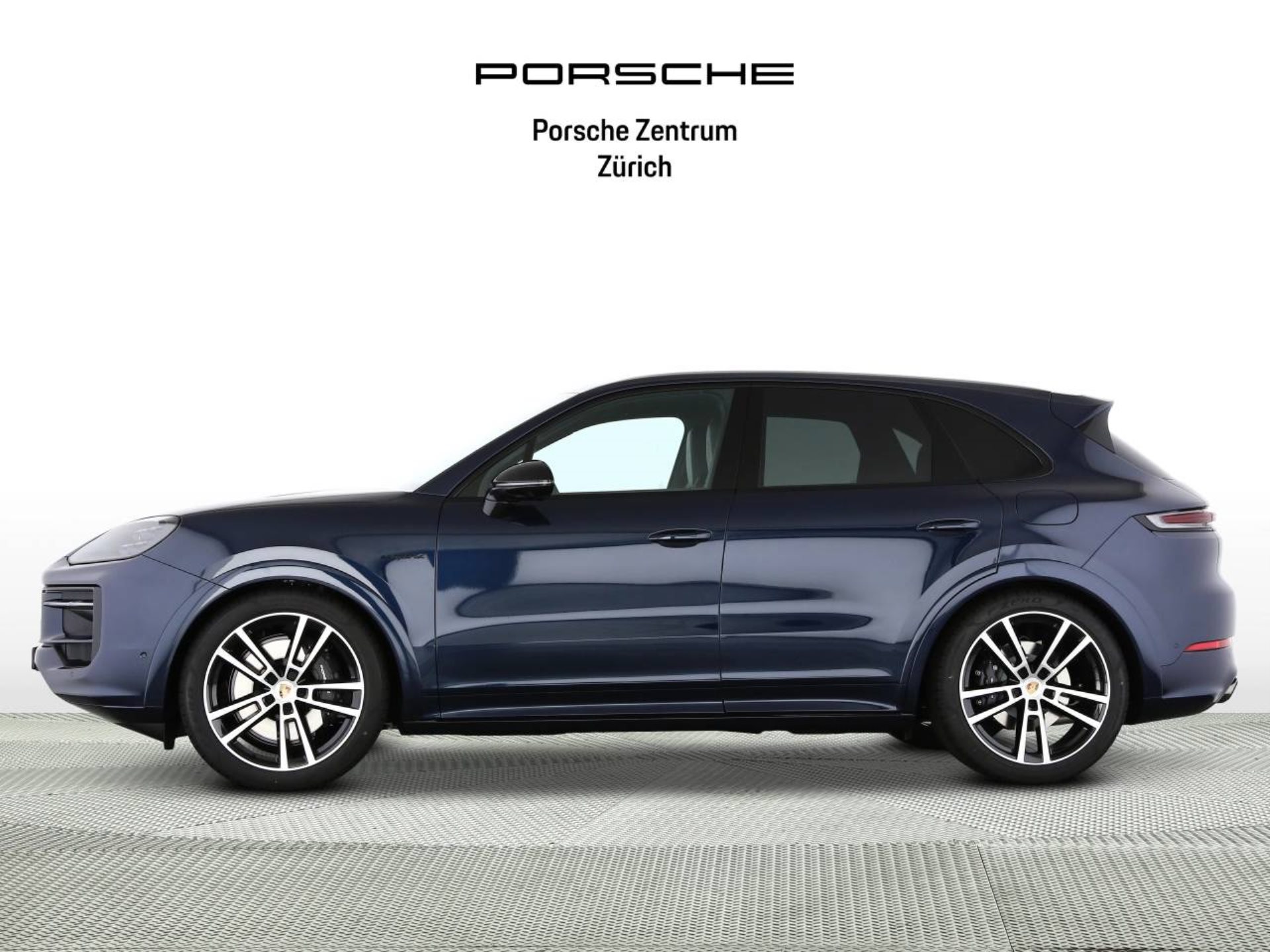 PORSCHE Cayenne E-Hybrid Black Edition-image-1
