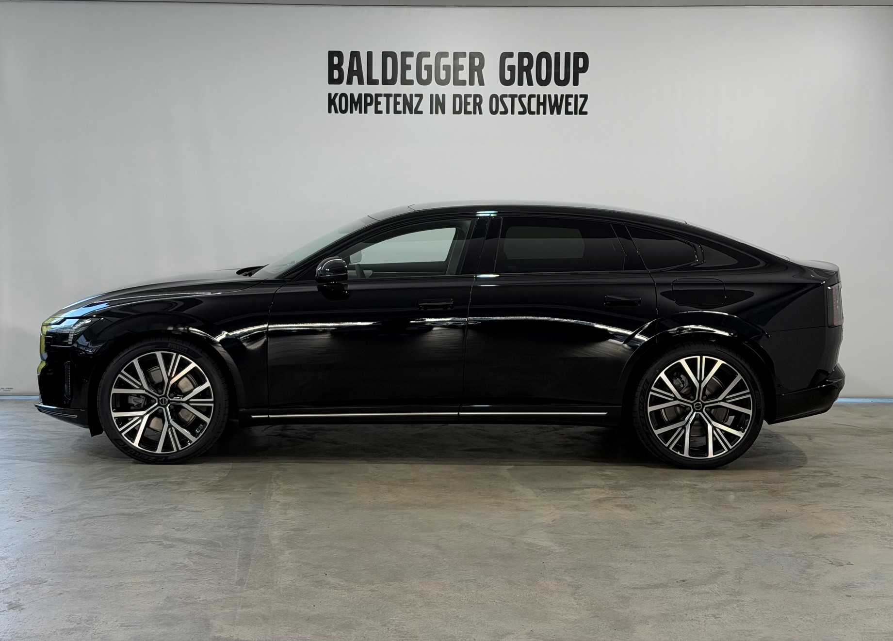 VOLVO ES90 Twin Performance Ultra AW-showroom-element-1