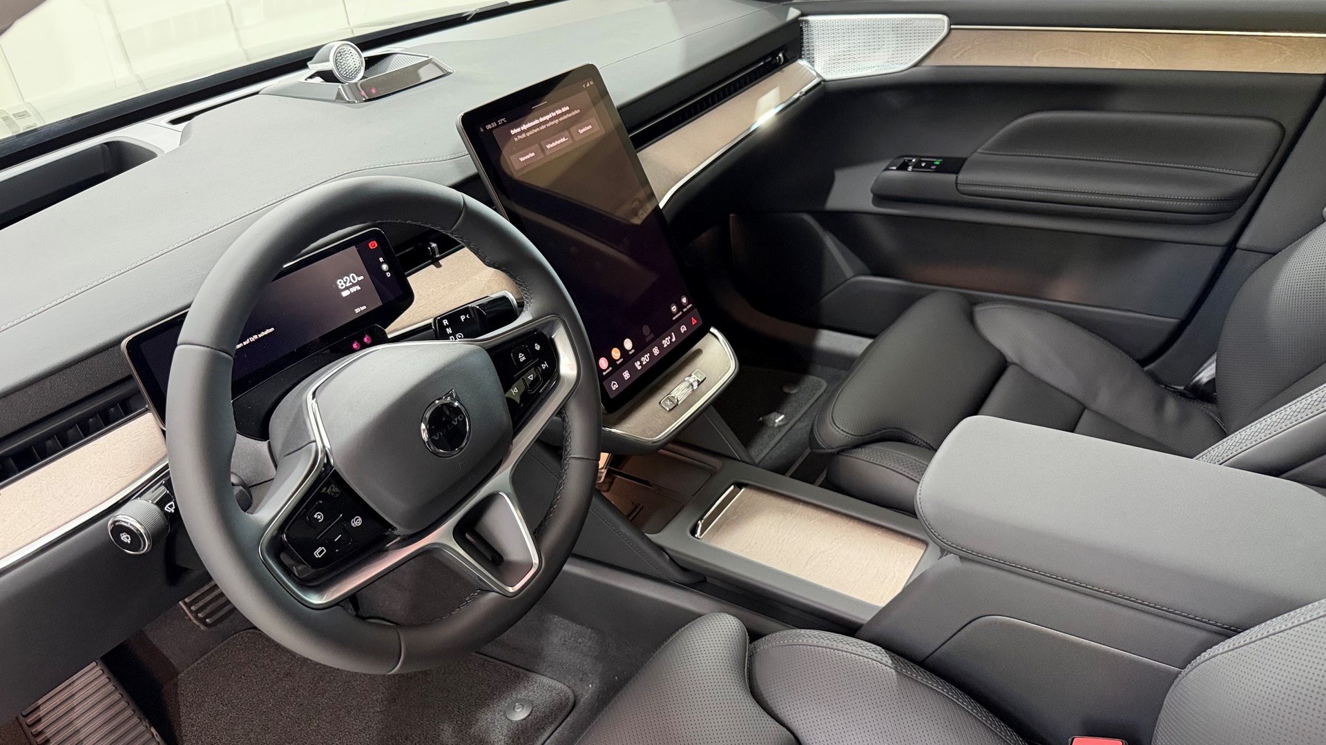 VOLVO ES90 Twin Performance Ultra AW-showroom-element-3