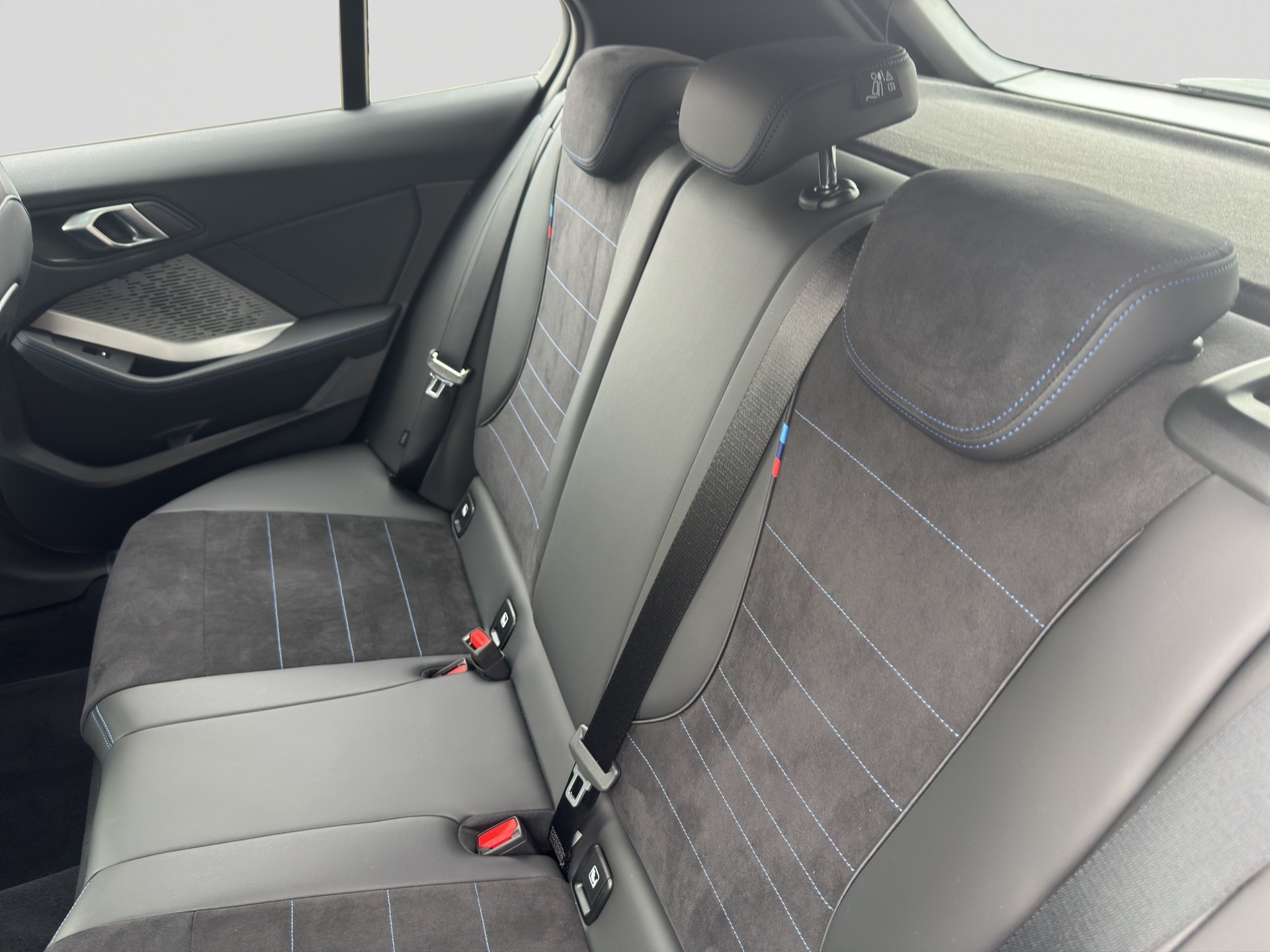 BMW 120 i M Sport Steptronic-image-8