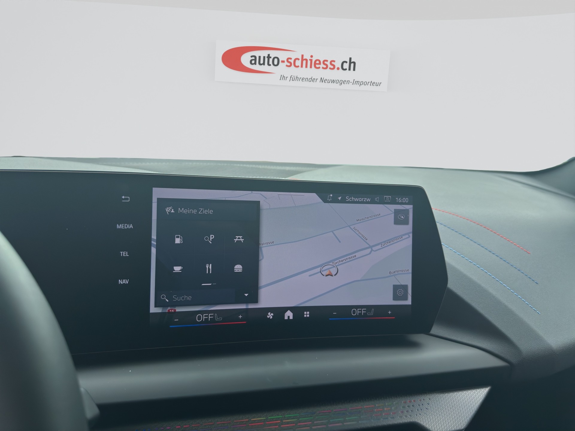 BMW 120 i M Sport Steptronic-image-12