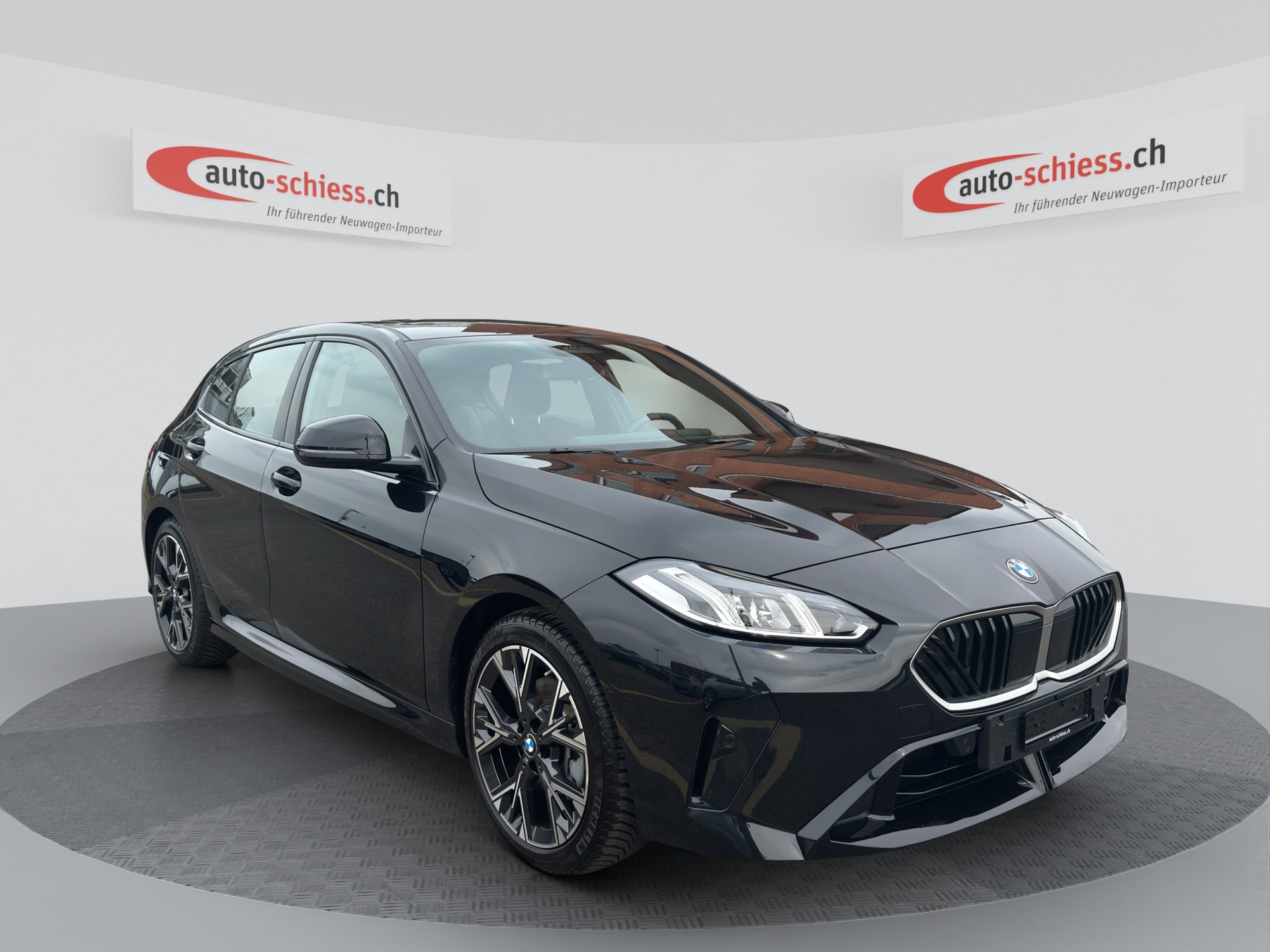BMW 120 i M Sport Steptronic-image-0