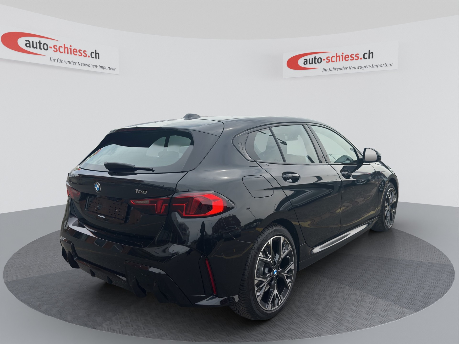 BMW 120 i M Sport Steptronic-image-5