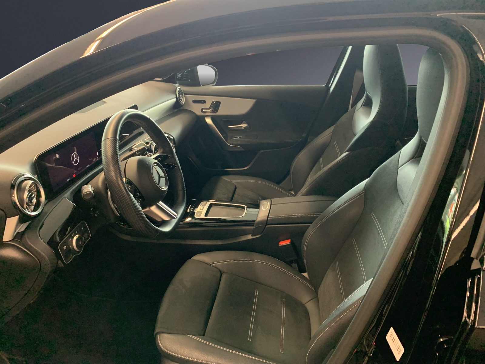 Image MERCEDES-BENZ A-250 A 250 e EQ Star 8G-DCT