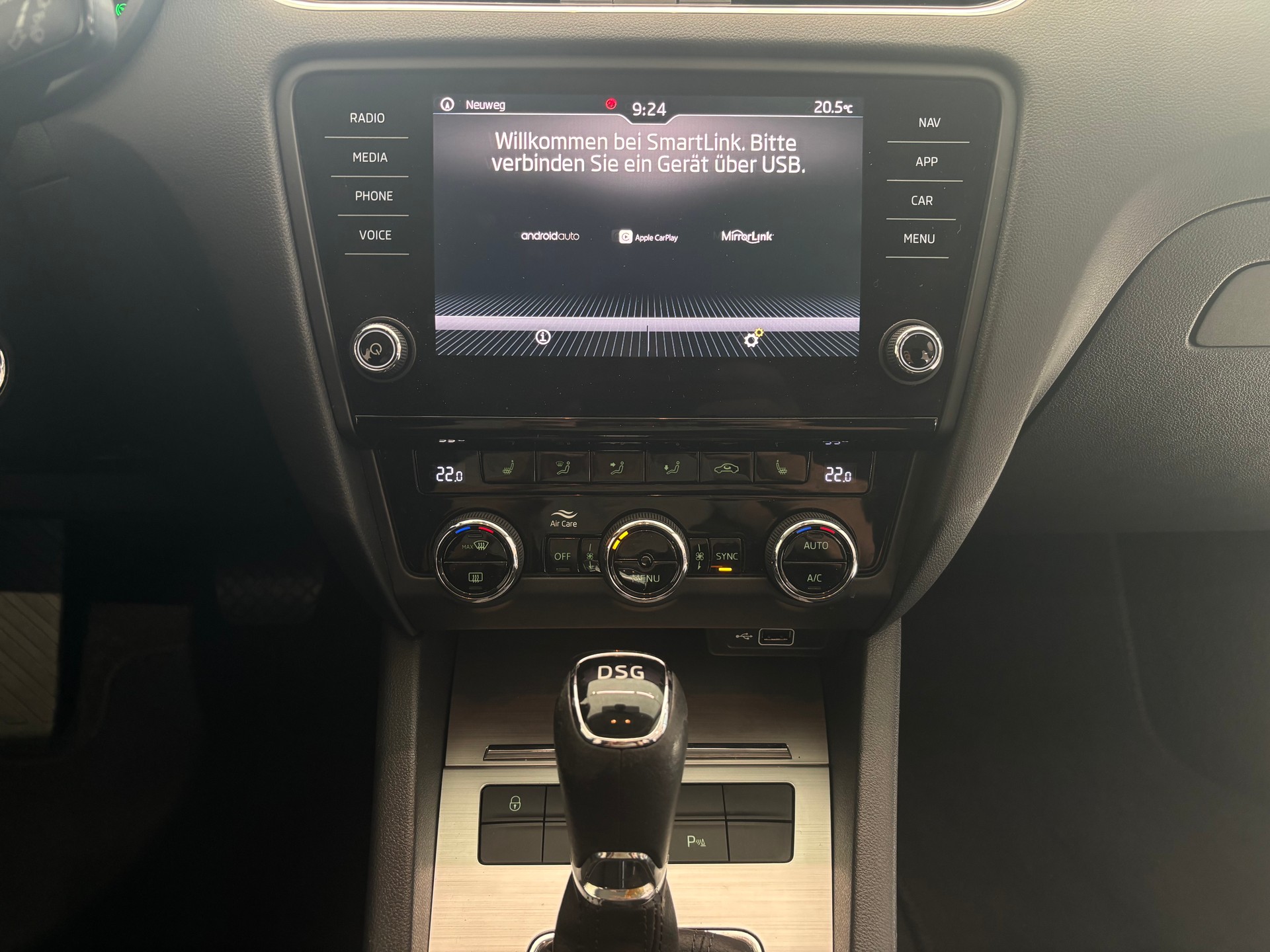 SKODA Octavia Combi 2.0 TDI Ambition DSG-image-10