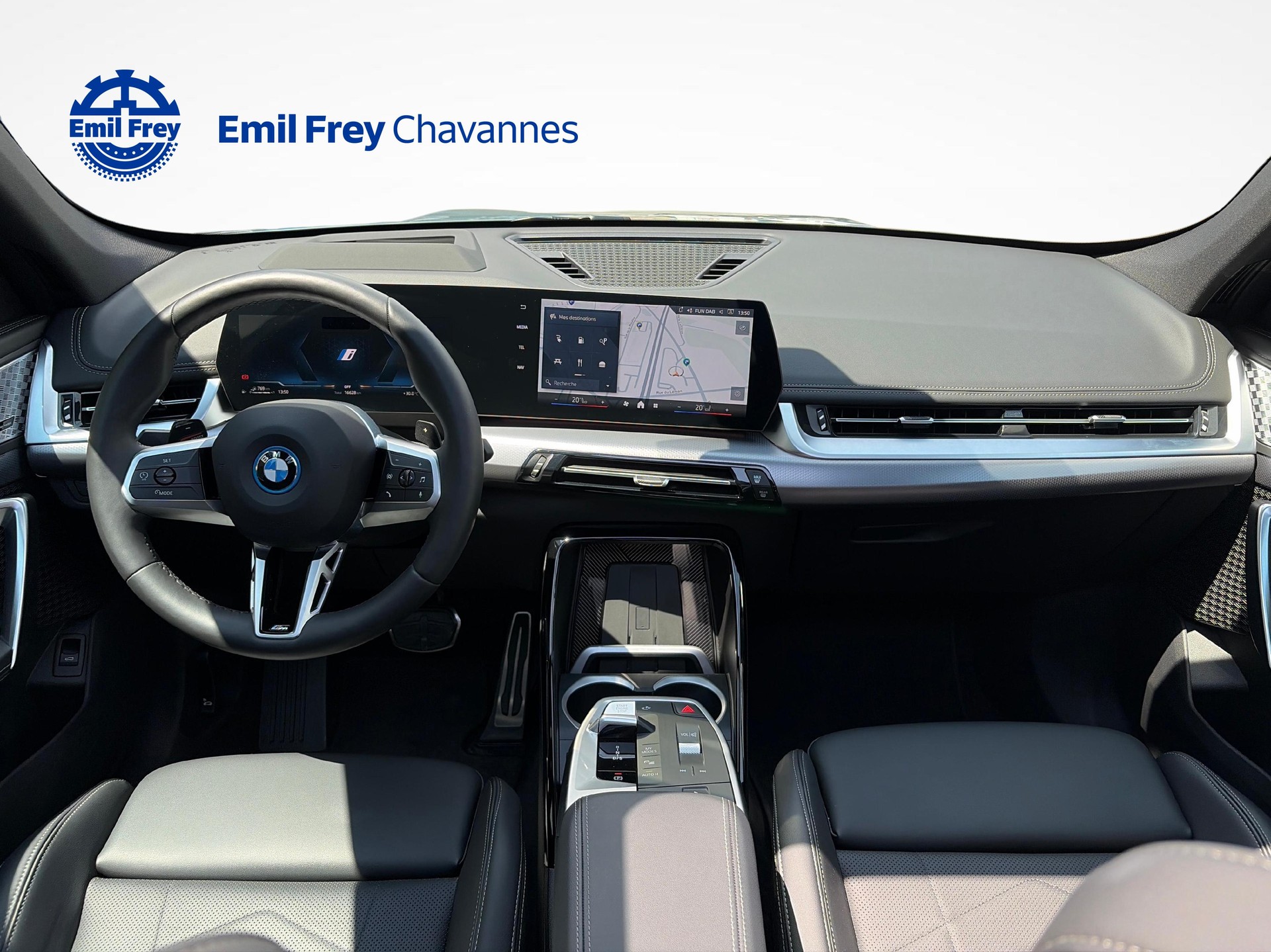 BMW X1 30e xDrive paddles M Sport-image-12