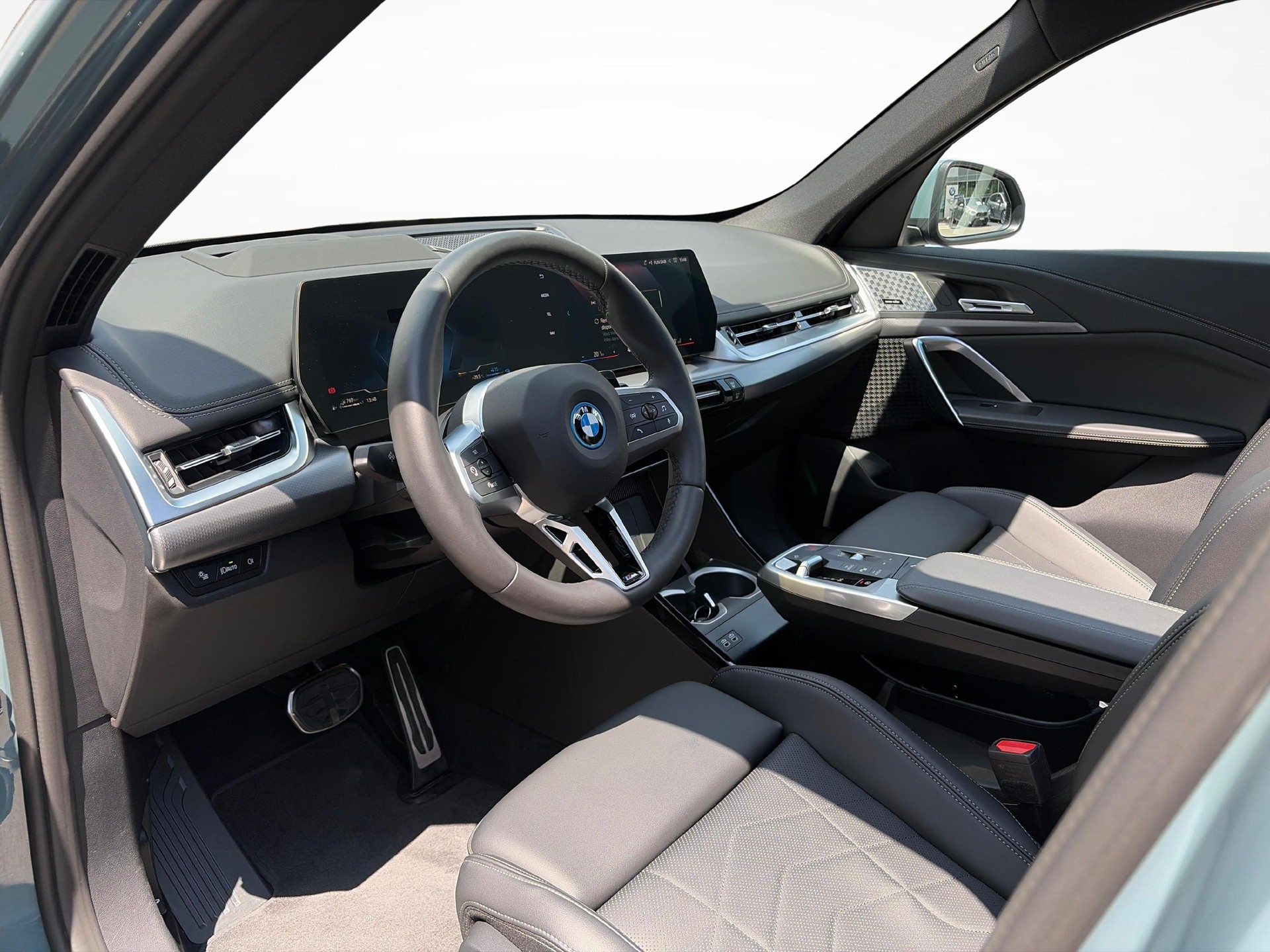 BMW X1 30e xDrive paddles M Sport-image-8
