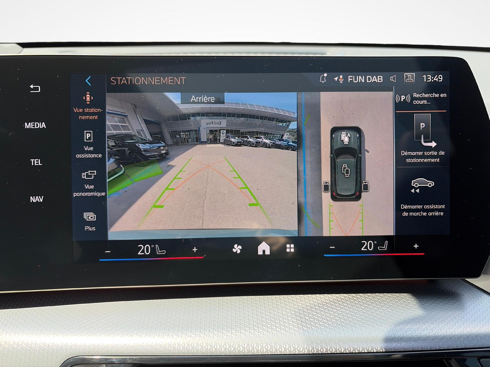 BMW X1 30e xDrive paddles M Sport-image-14