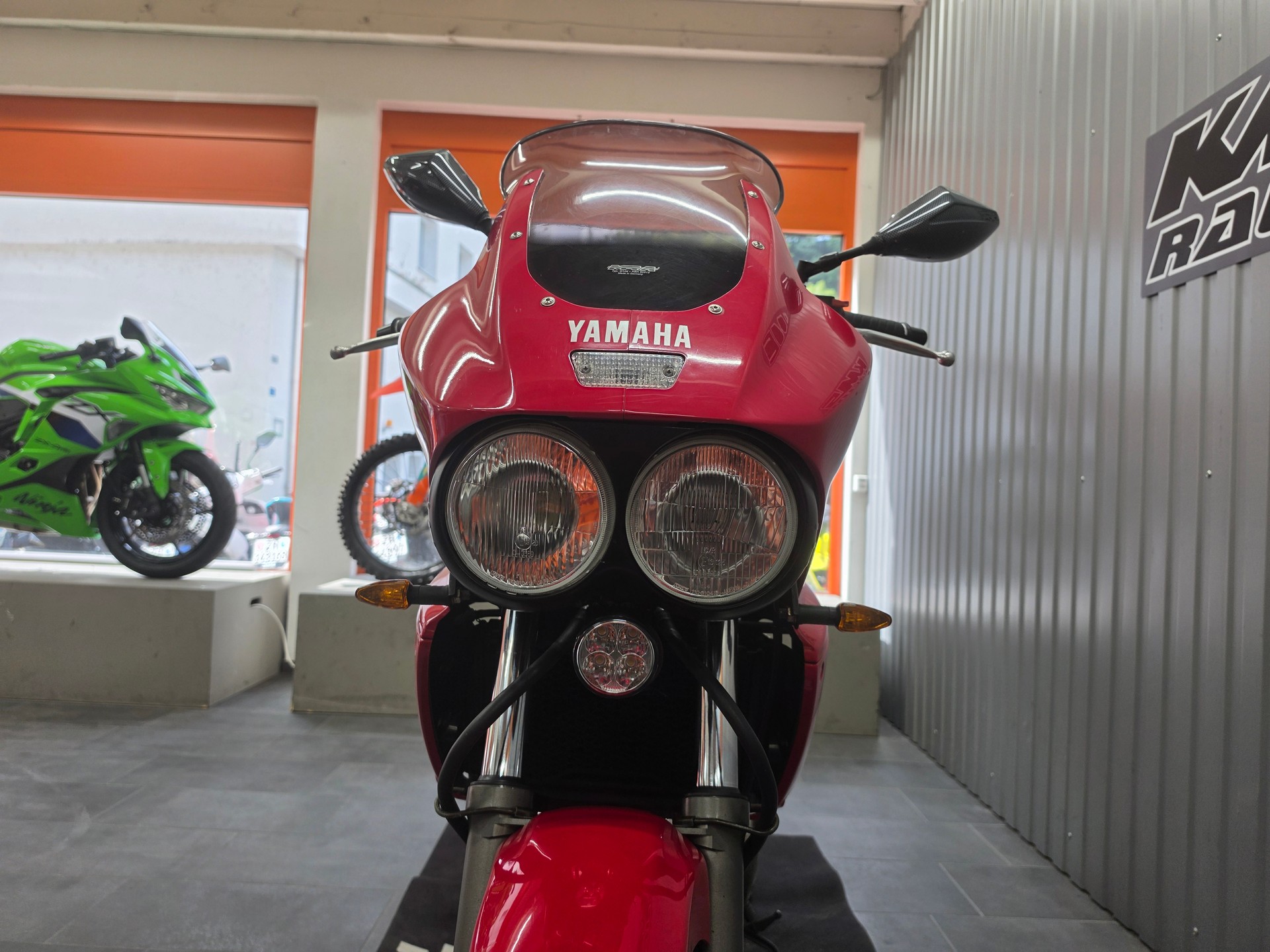 YAMAHA TDM 850-image-11
