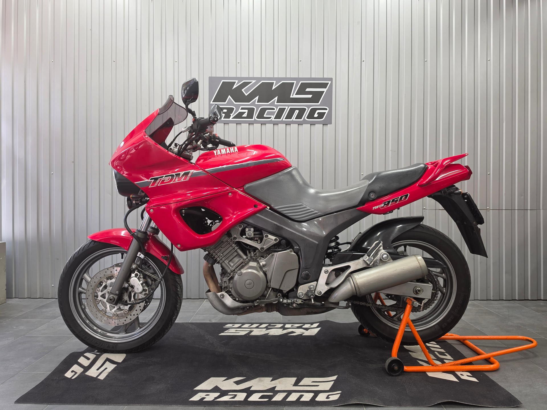 YAMAHA TDM 850-showroom-element-1