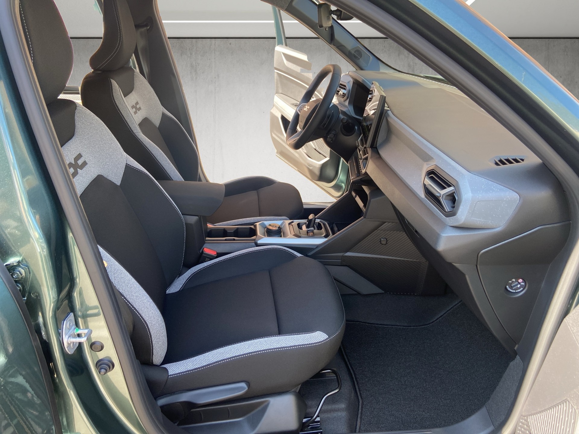 DACIA Duster TCe Hybrid 150 48V Journey 4x4-image-10