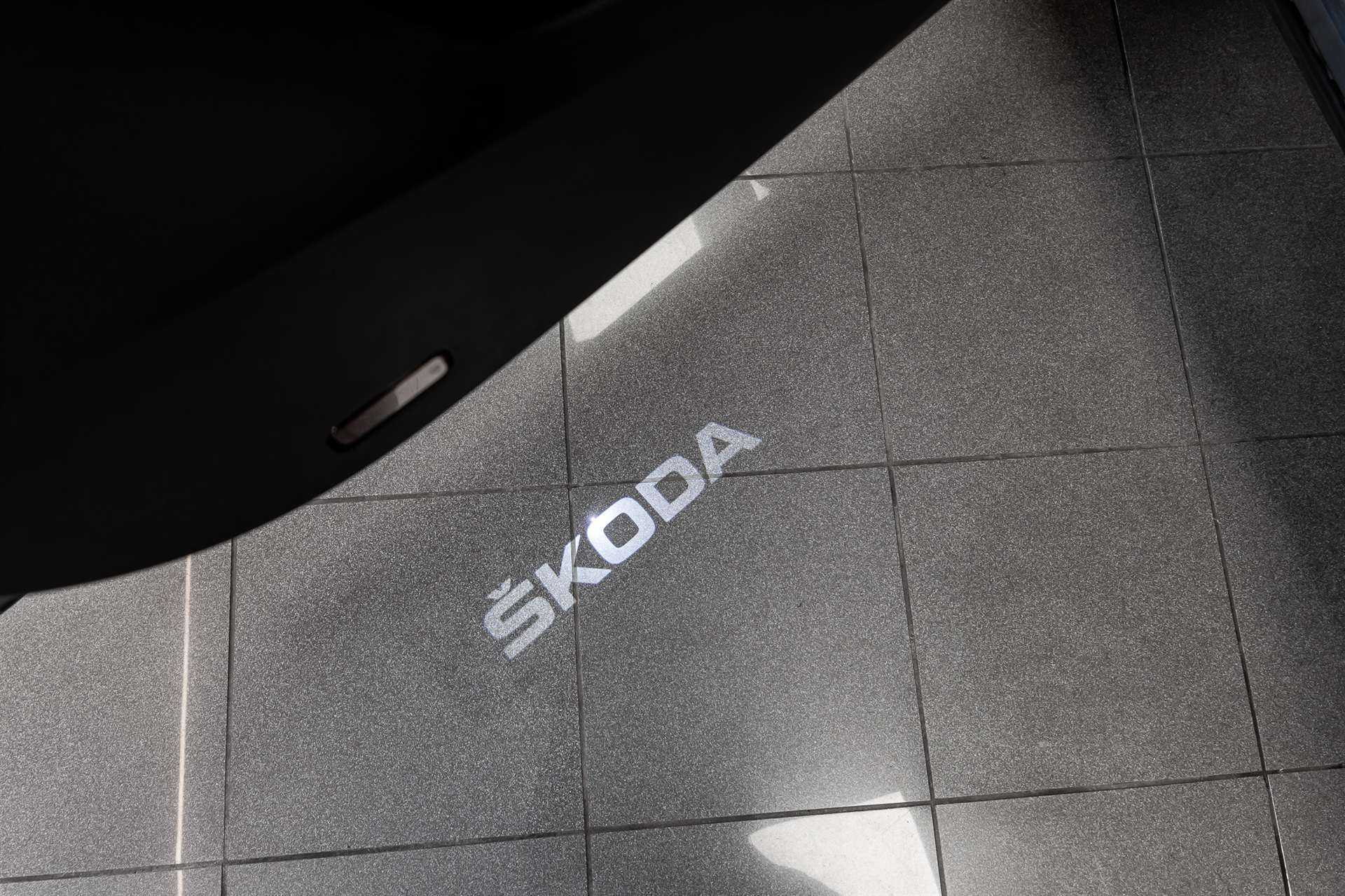SKODA Karoq 2.0 TDI SCR SportLine 4x4 DSG-image-14