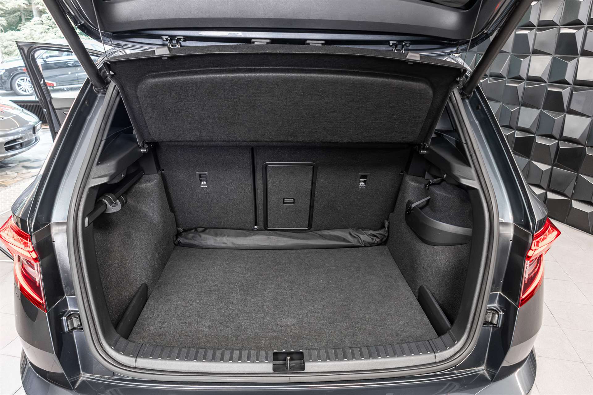 SKODA Karoq 2.0 TDI SCR SportLine 4x4 DSG-image-26