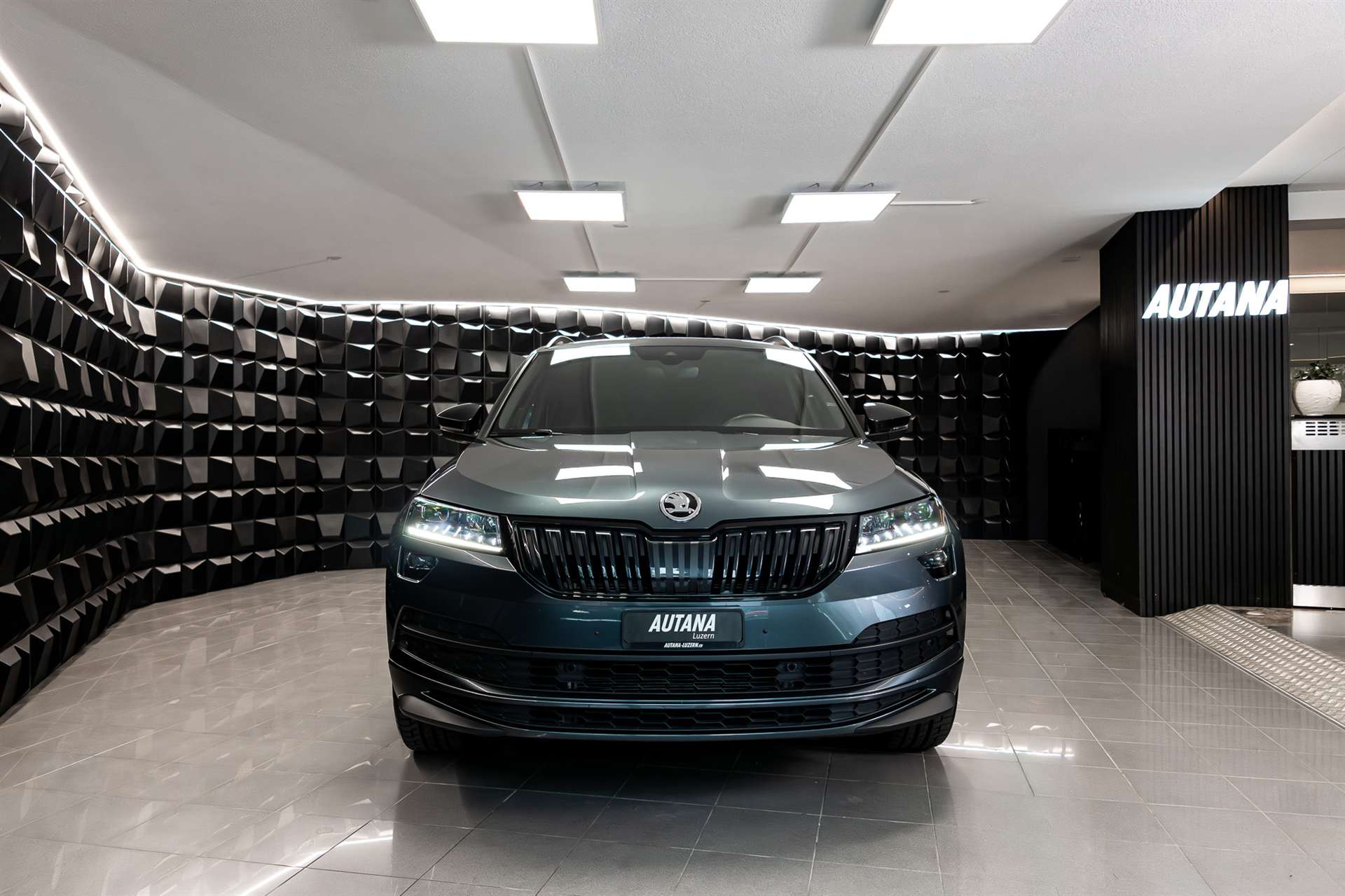 SKODA Karoq 2.0 TDI SCR SportLine 4x4 DSG-image-3
