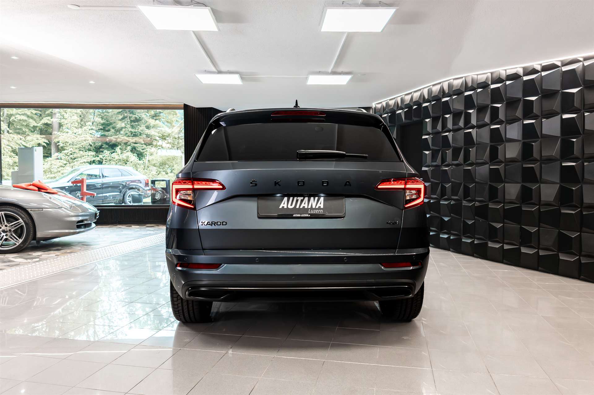 SKODA Karoq 2.0 TDI SCR SportLine 4x4 DSG-image-4