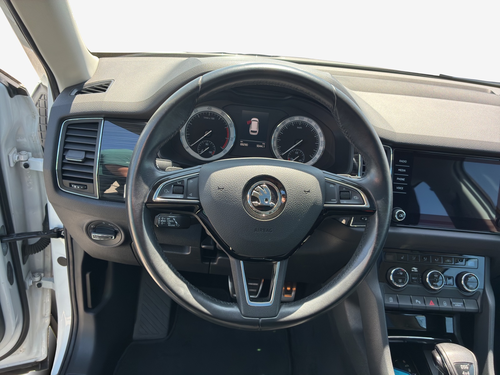 SKODA Kodiaq 2.0 TSI 4x4 Style-image-9