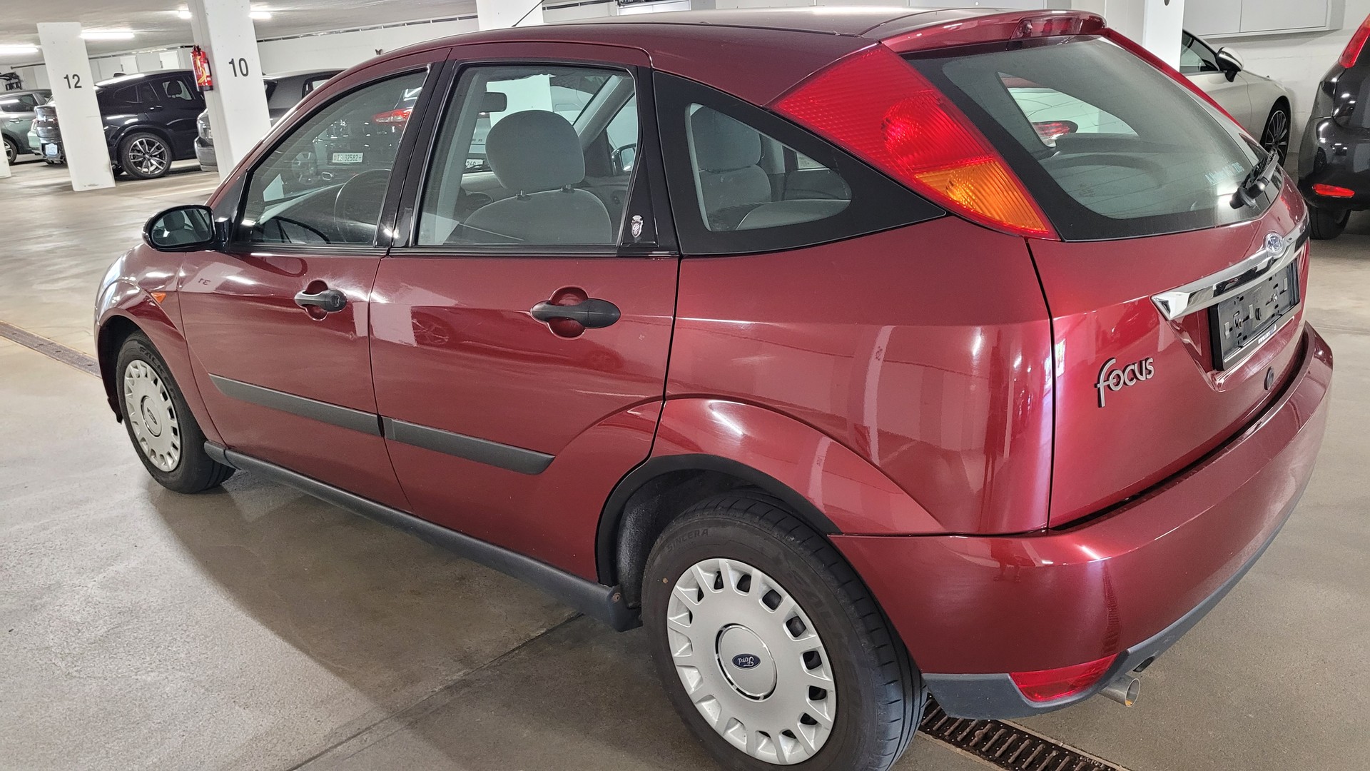 FORD 1.6i 16V Ambiente-image-1