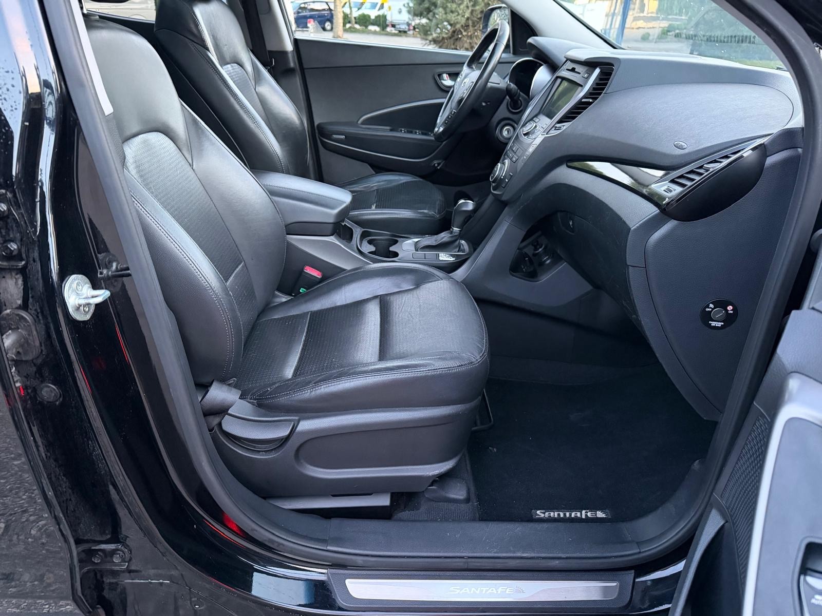 HYUNDAI Santa Fe 2.2 CRDI Style 4WD Automatic-image-9