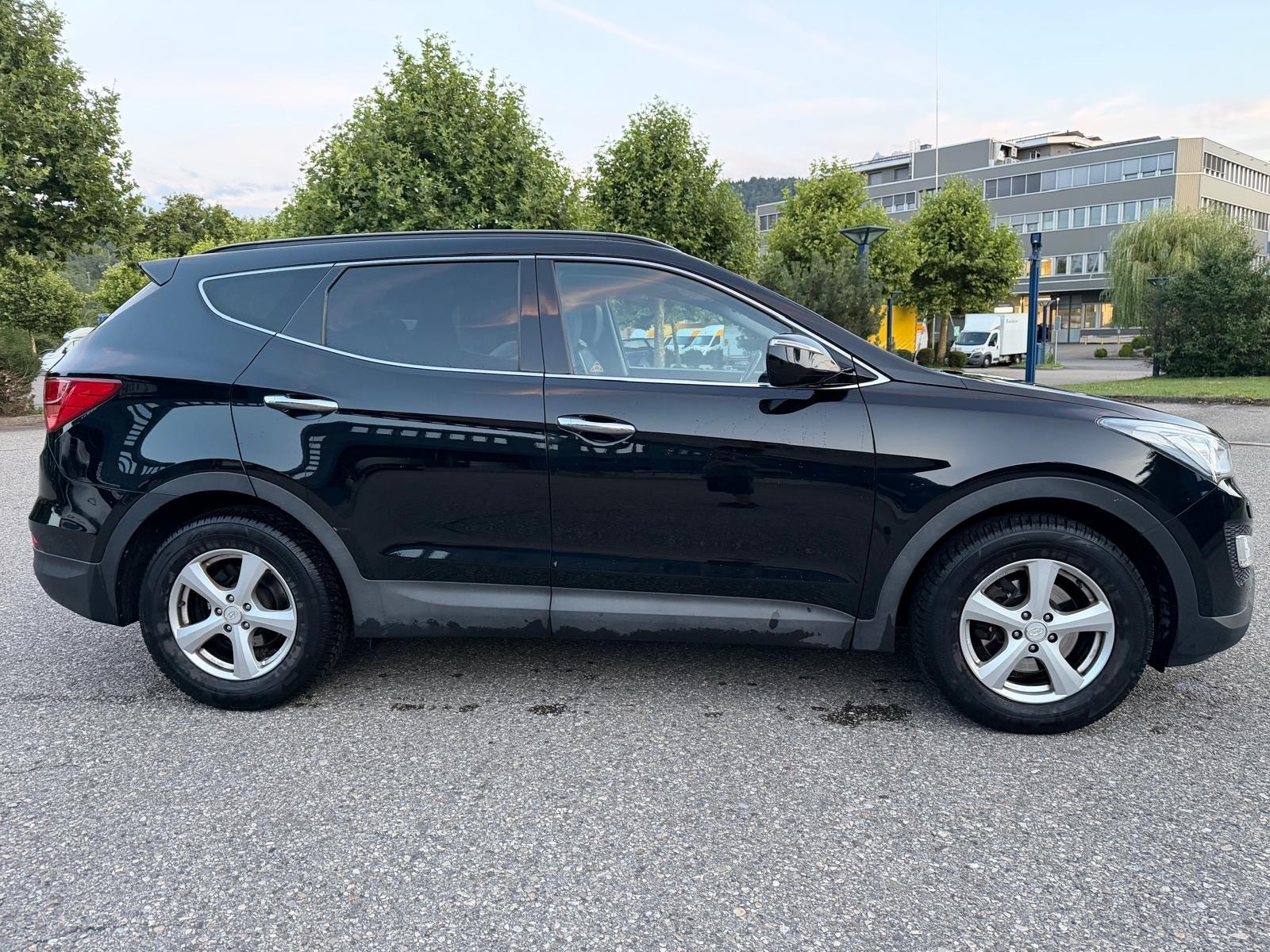 HYUNDAI Santa Fe 2.2 CRDI Style 4WD Automatic-image-4