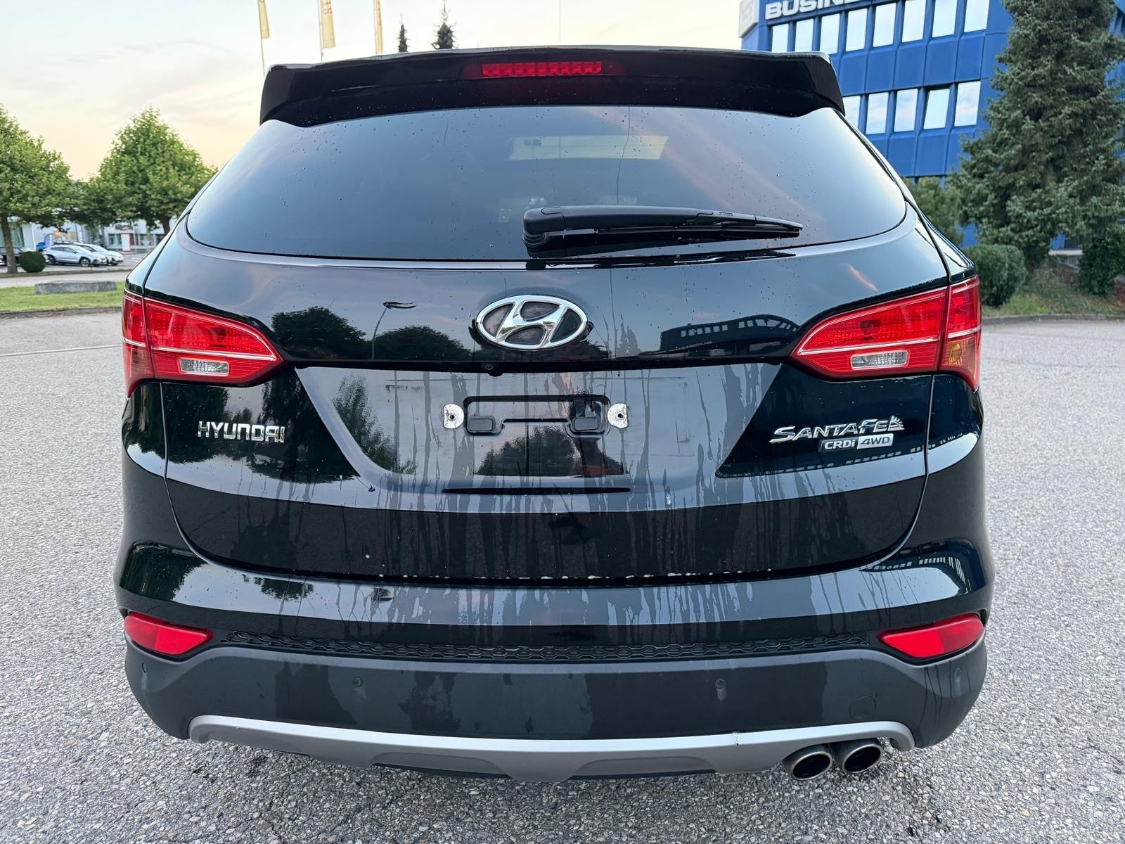 HYUNDAI Santa Fe 2.2 CRDI Style 4WD Automatic-image-6