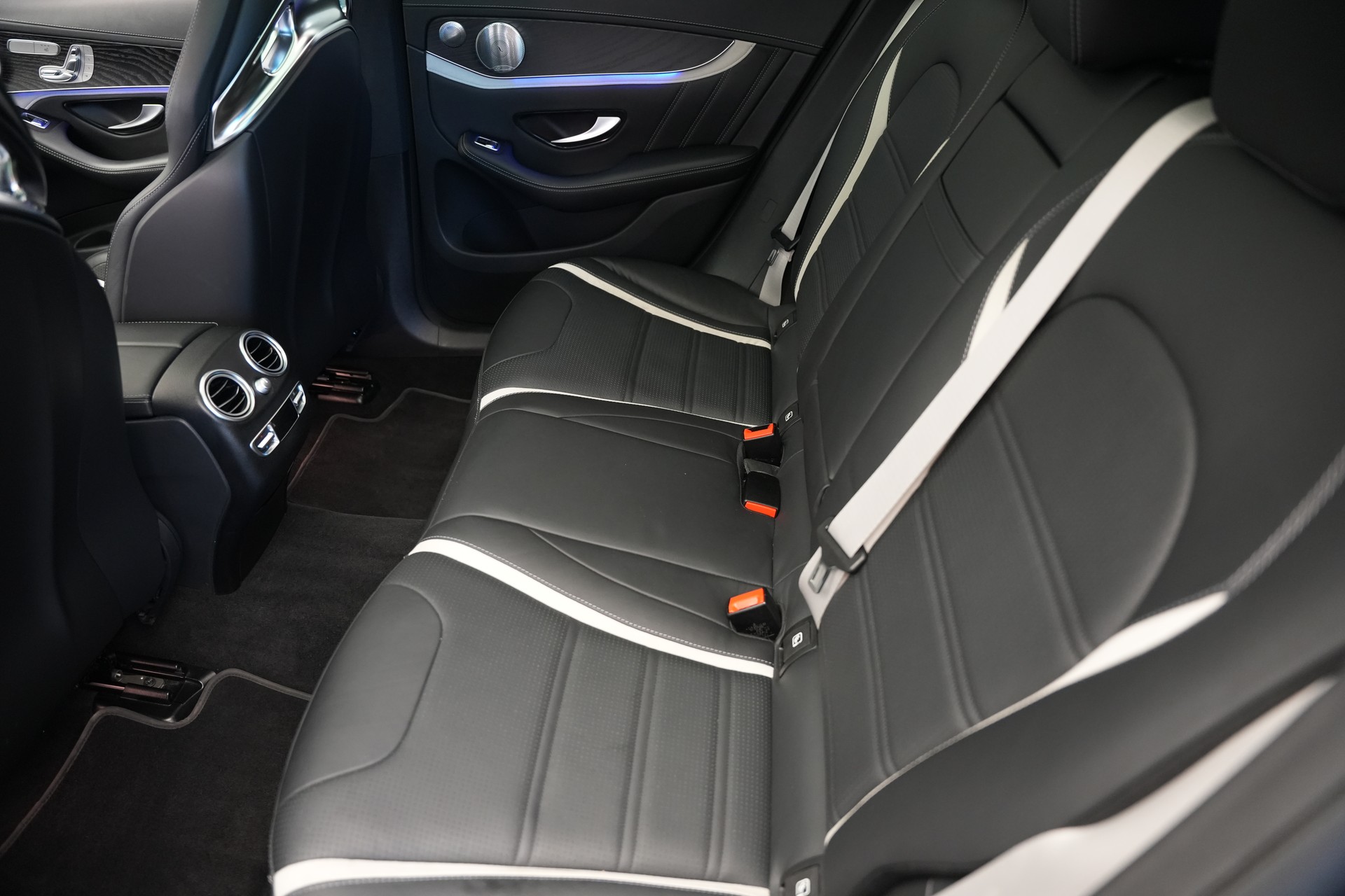 MERCEDES-BENZ GLC 63 S AMG 4Matic 9G-Tronic *CH-Fahrzeug* *Voll*-image-17