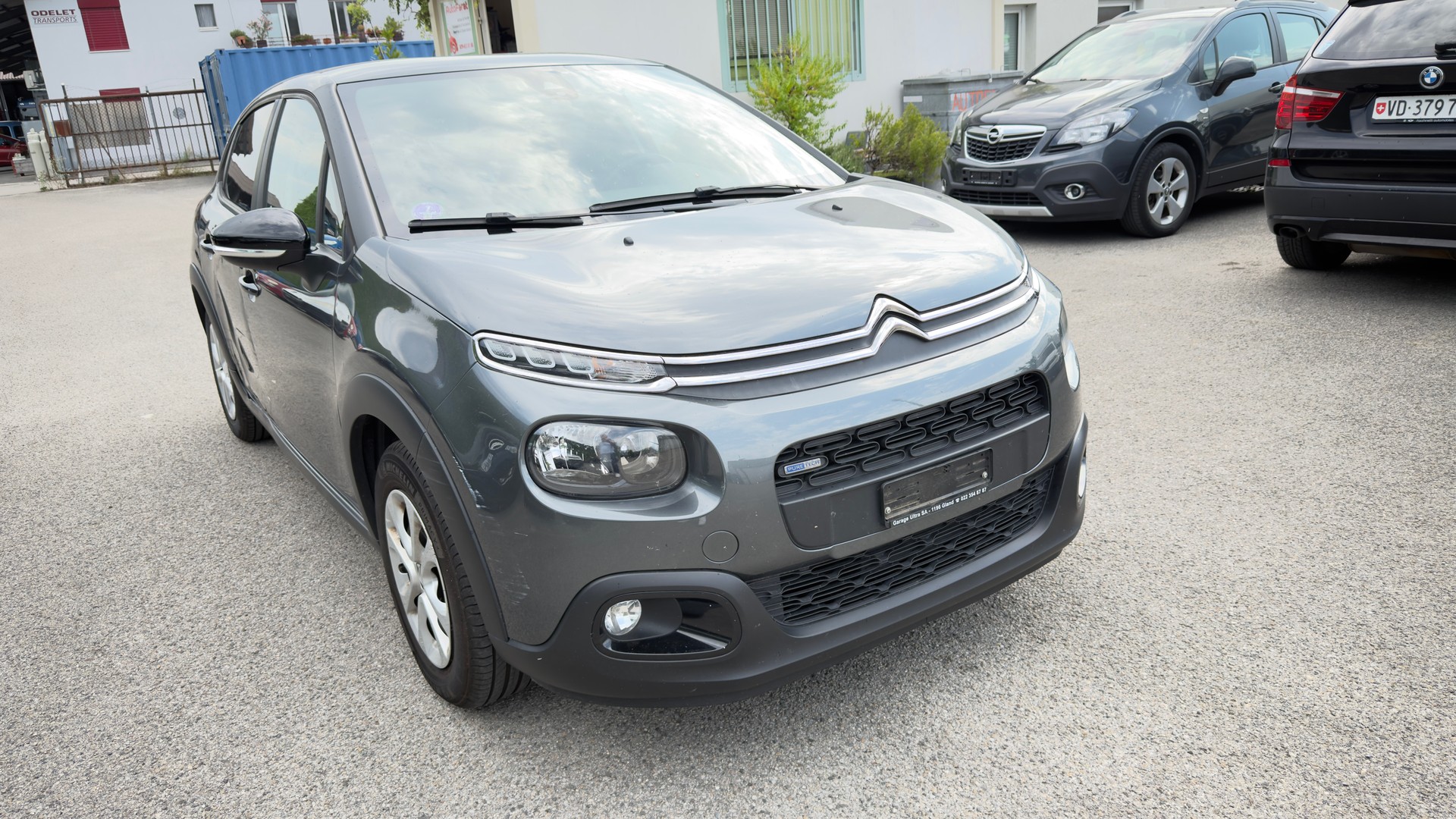 CITROEN C3 1.2i PureTech Shine-image-1