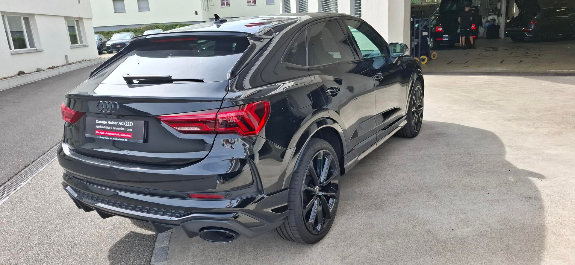 AUDI RS Q3 Sportback quattro S tronic-image-4