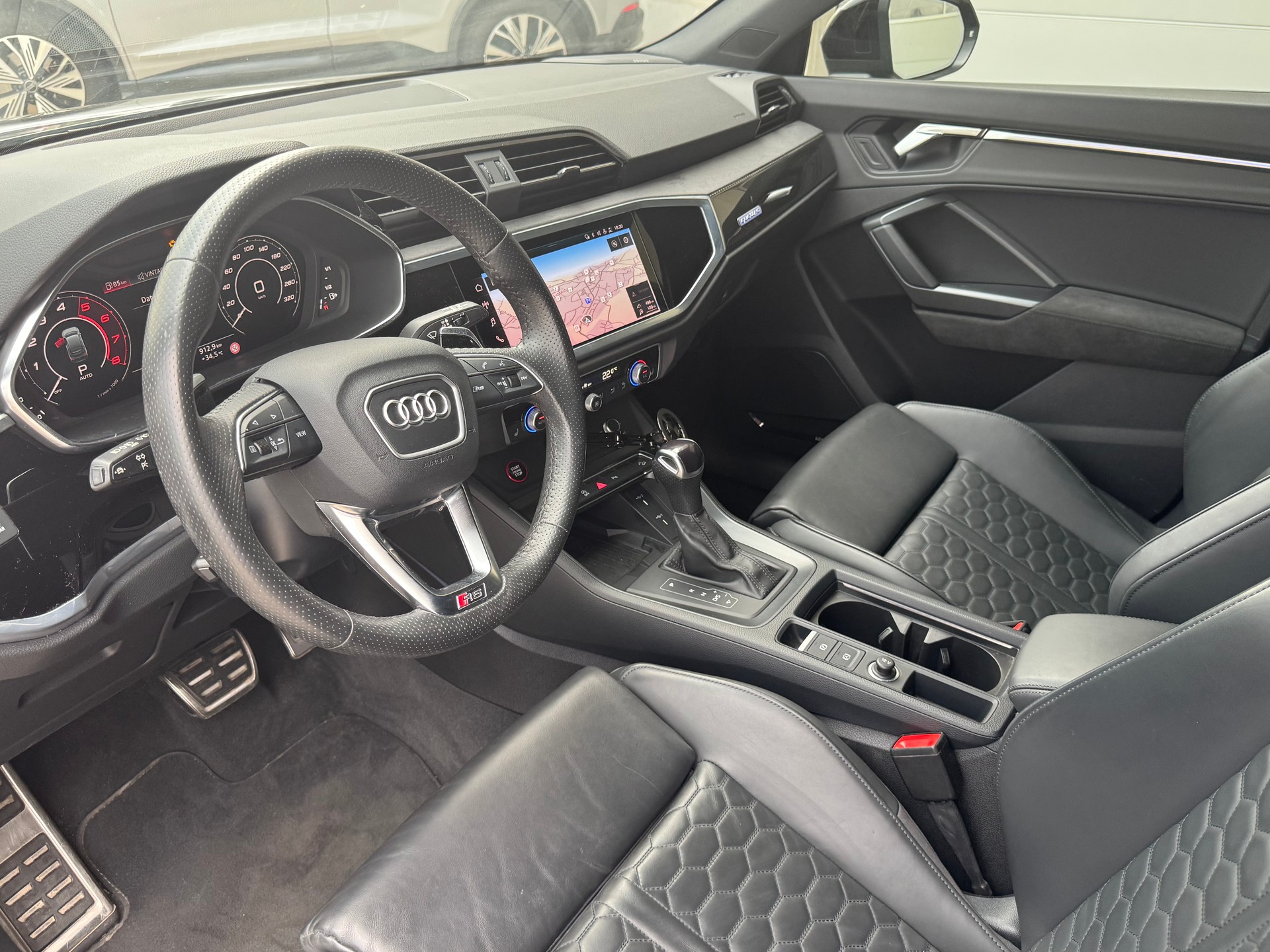 AUDI RS Q3 Sportback quattro S tronic-image-7