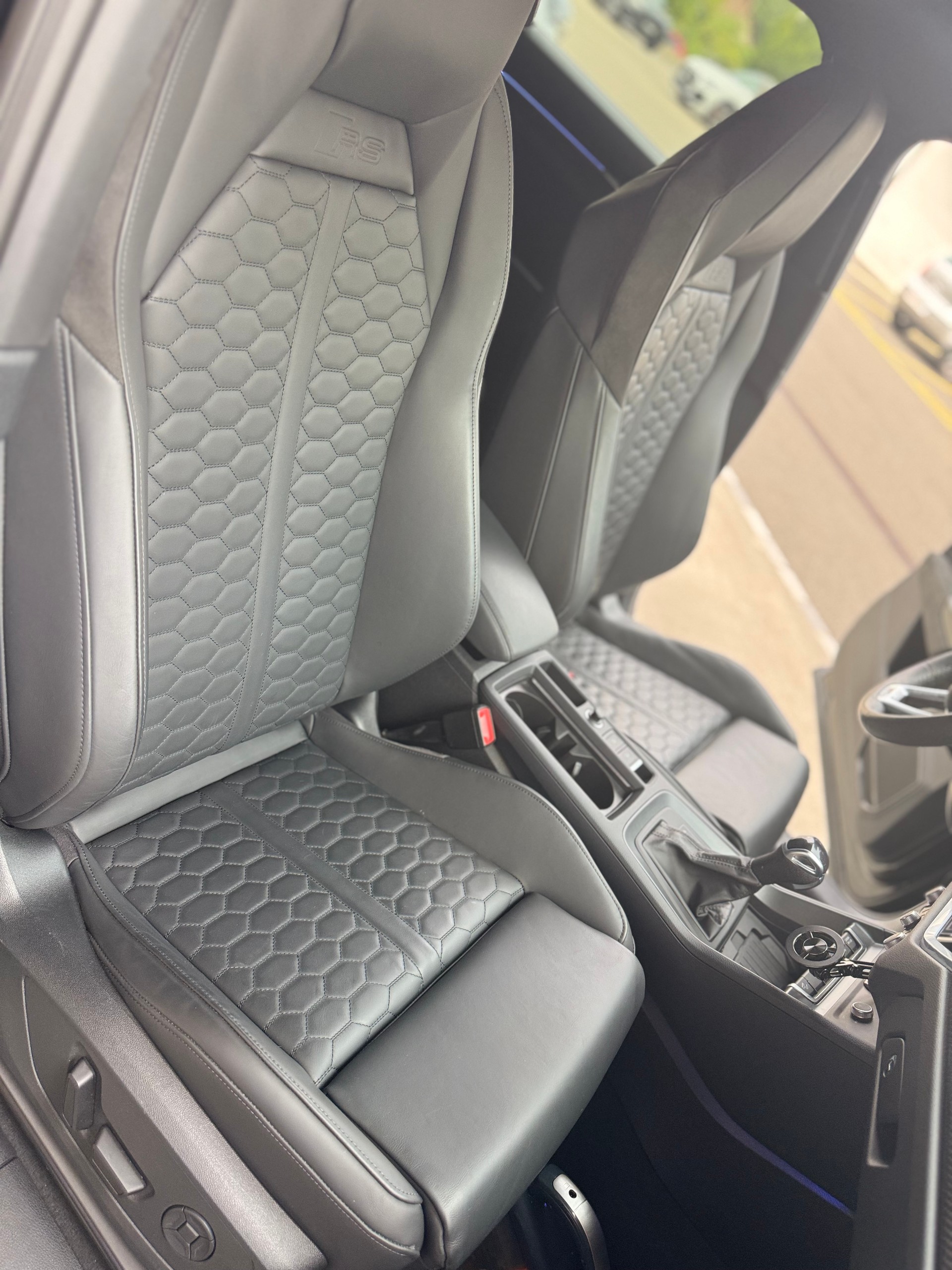 AUDI RS Q3 Sportback quattro S tronic-image-6