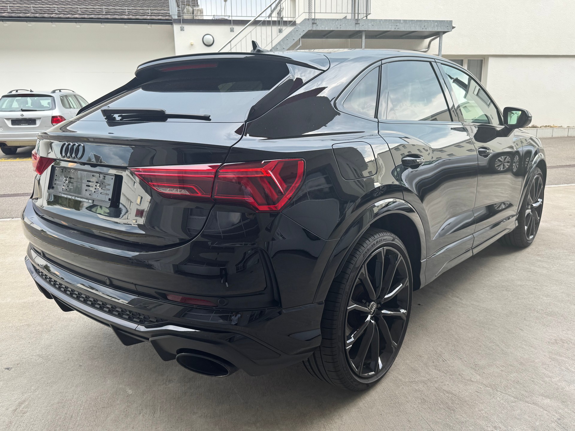 AUDI RS Q3 Sportback quattro S tronic-image-2