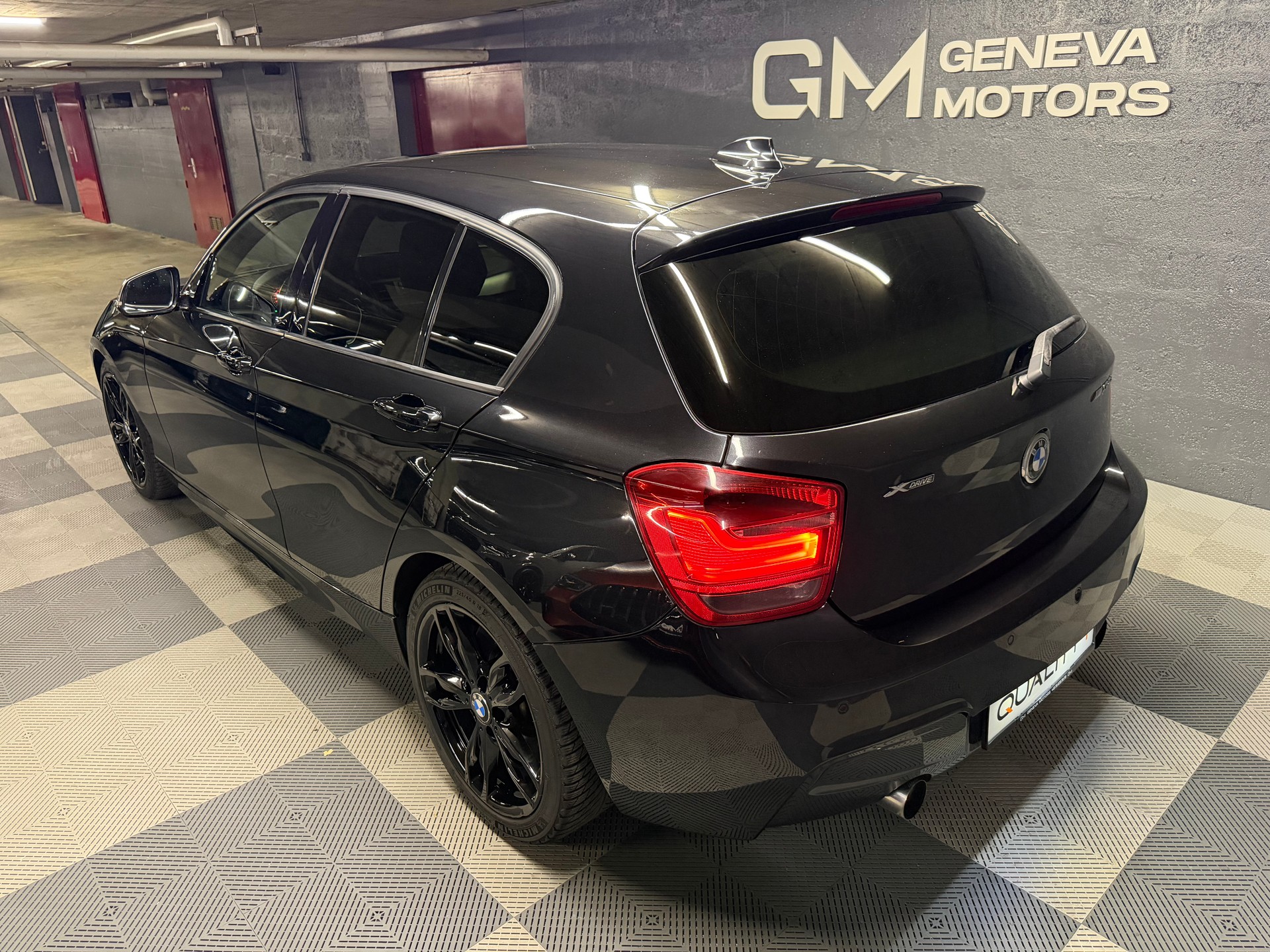 BMW M135i xDrive Steptronic-image-5