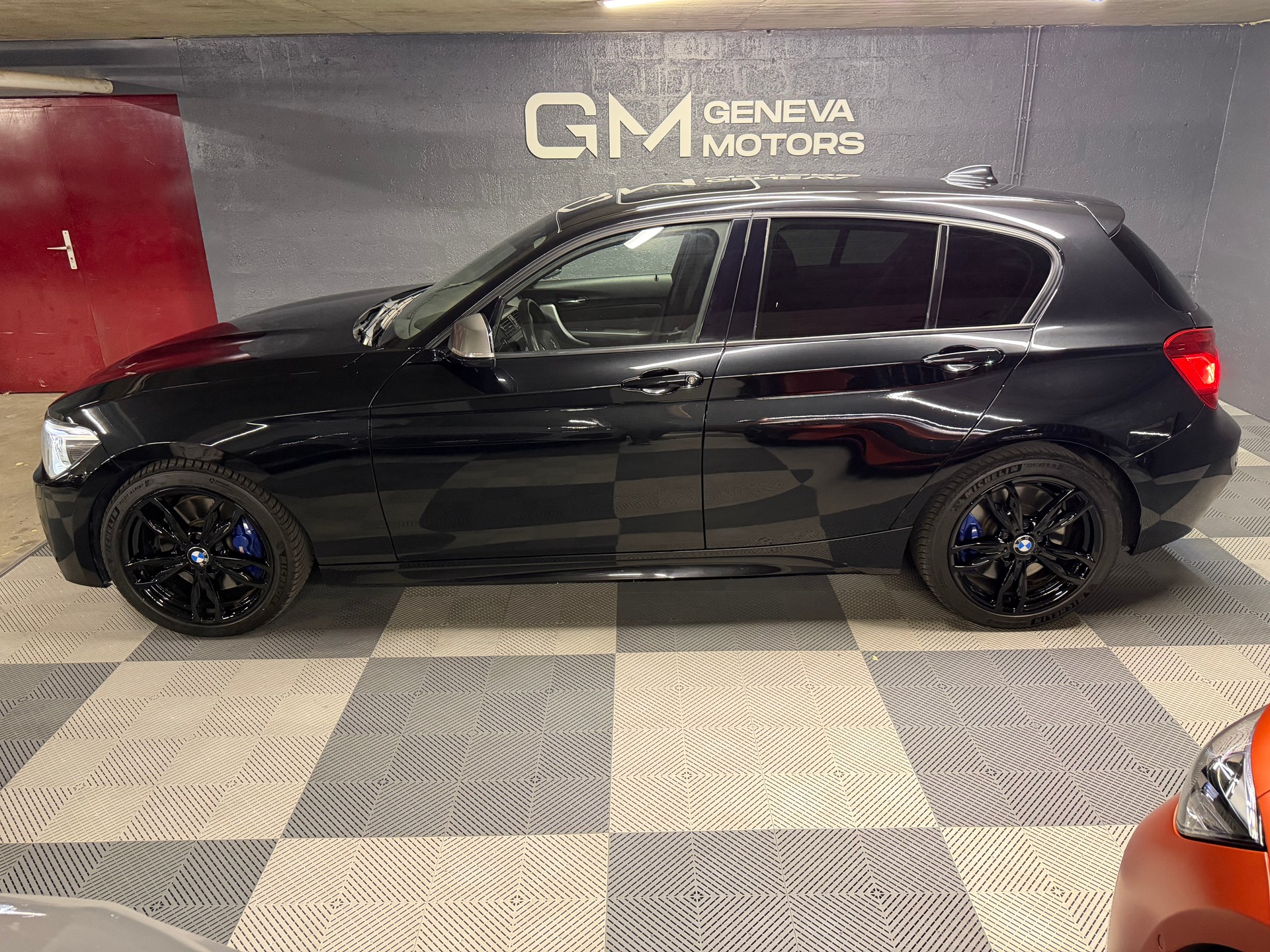 BMW M135i xDrive Steptronic-image-6