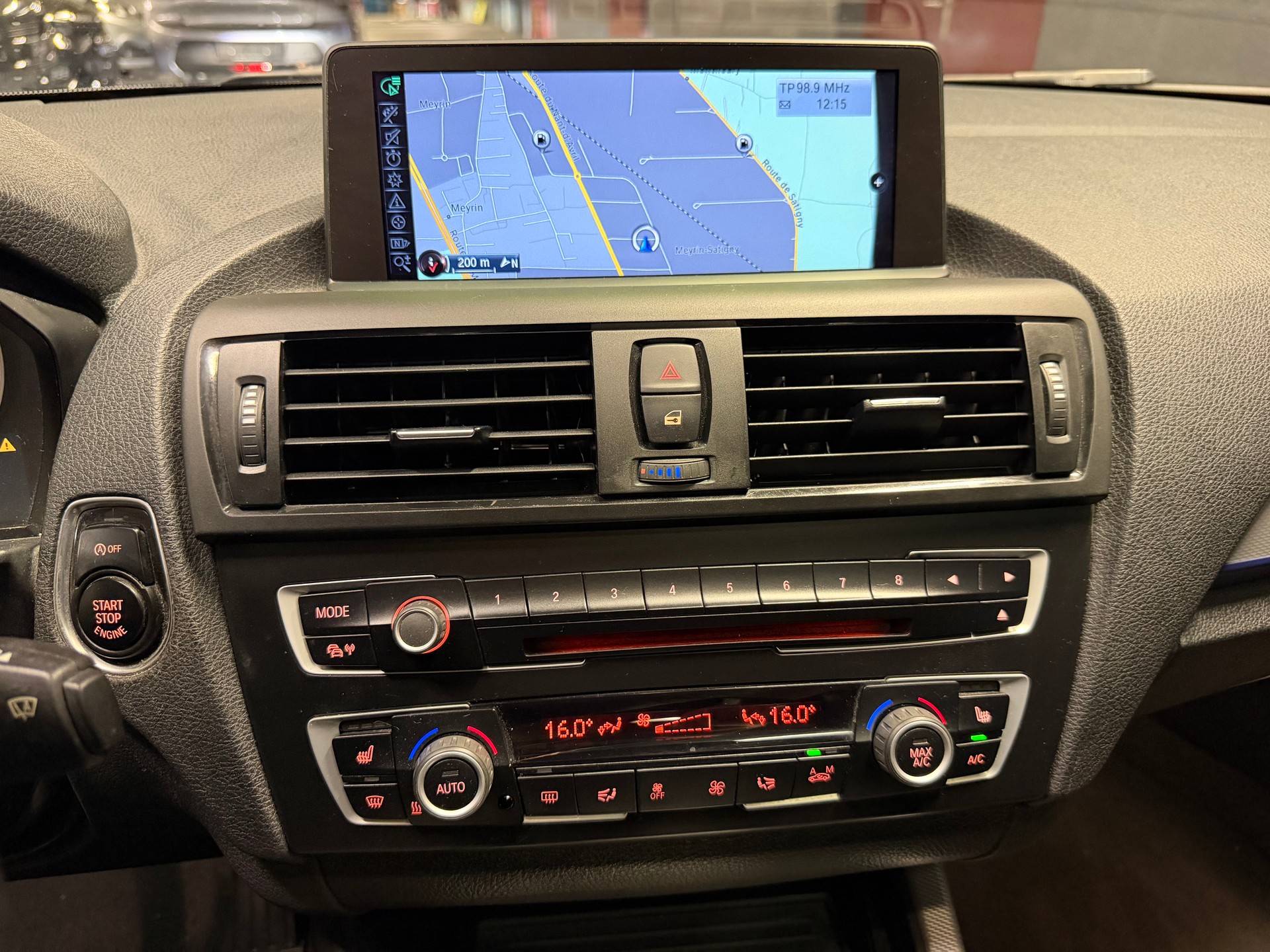 BMW M135i xDrive Steptronic-image-11