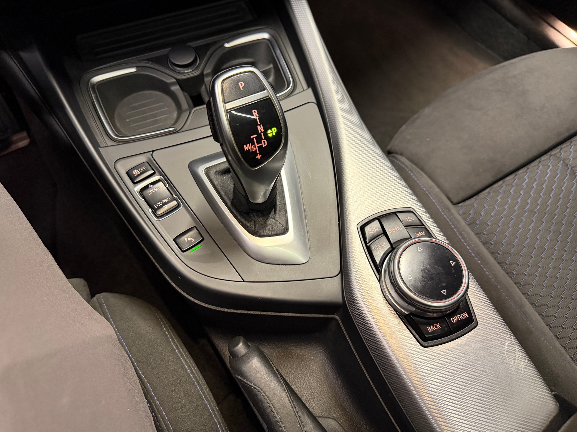 BMW M135i xDrive Steptronic-image-13