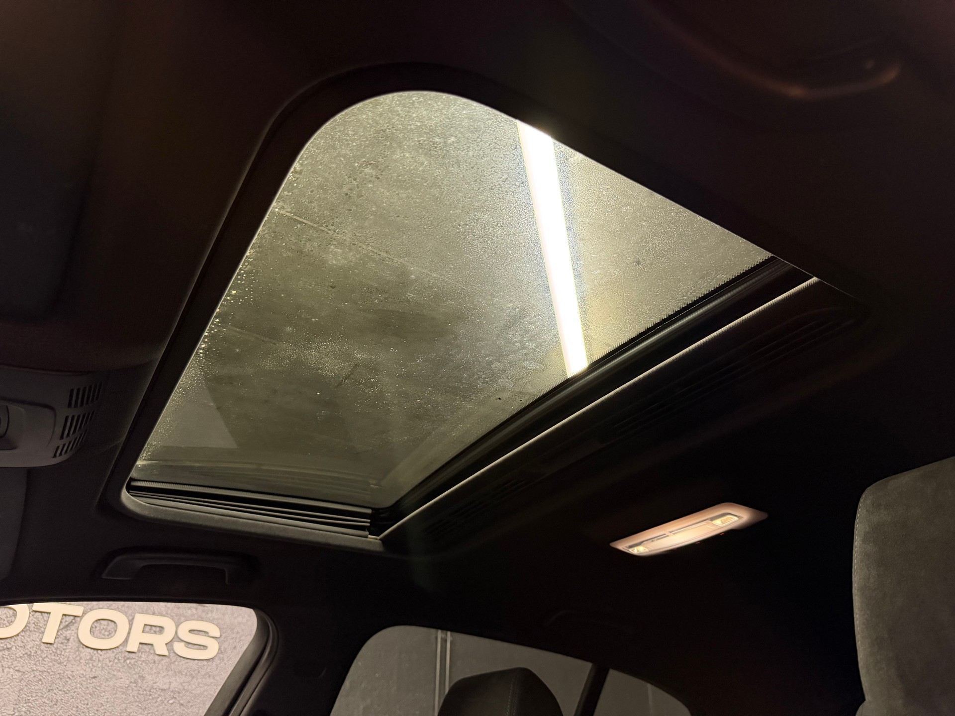BMW M135i xDrive Steptronic-image-9