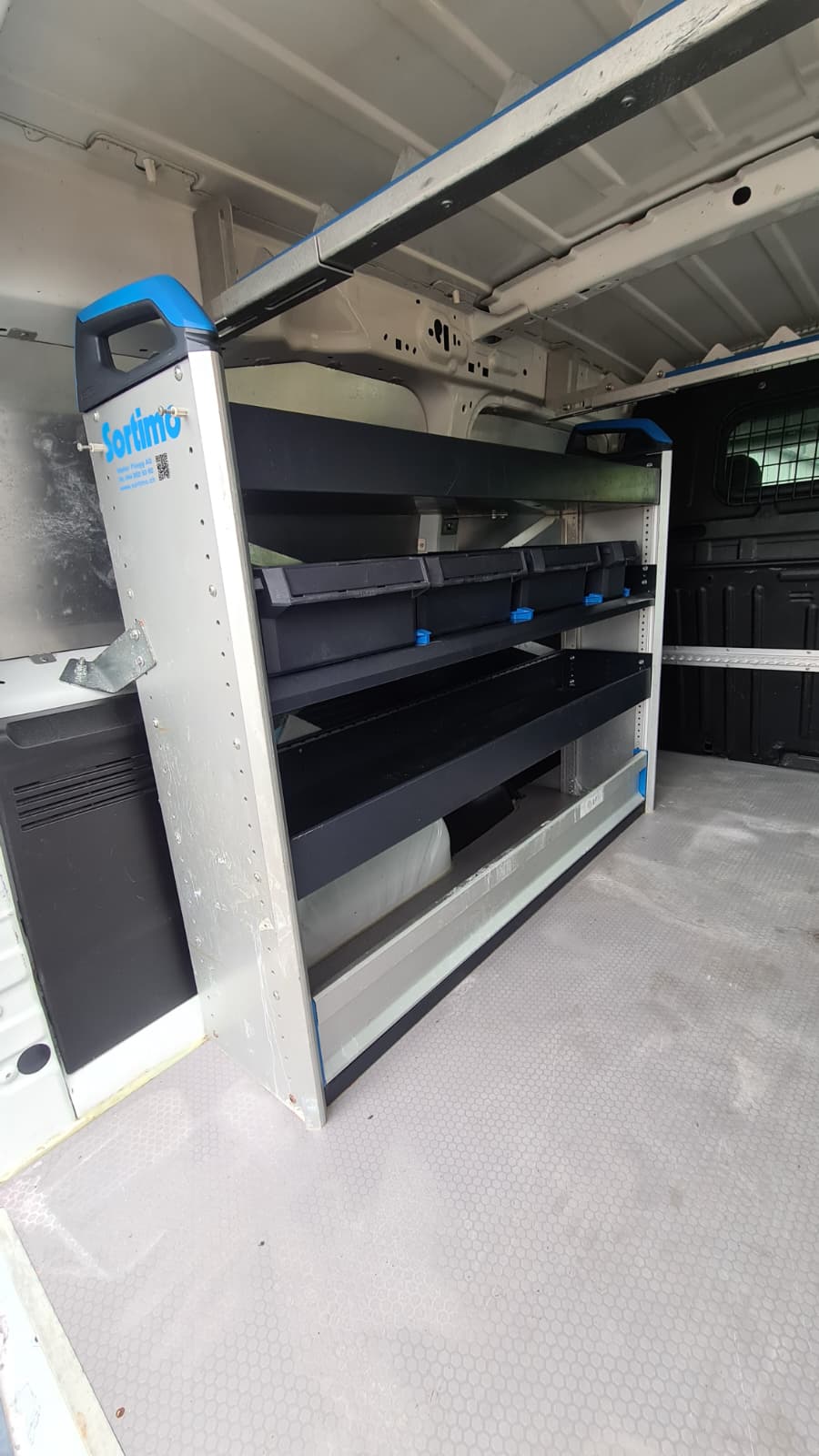 PEUGEOT Partner 1.5 Blue HDi s/s Asphalt Long 1000kg ** 130 PS ** 3-Plätzer ** RF-Kamera ** Dachträger ** Sortimo ** Frisch Ab MFK **-image-10