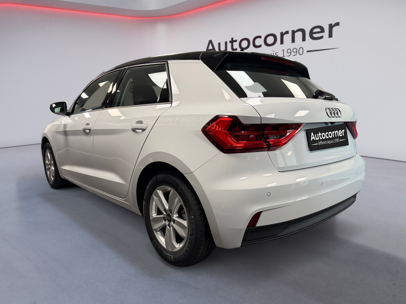 AUDI A1 Sportback 30 TFSI Attraction S-tronic-image-2