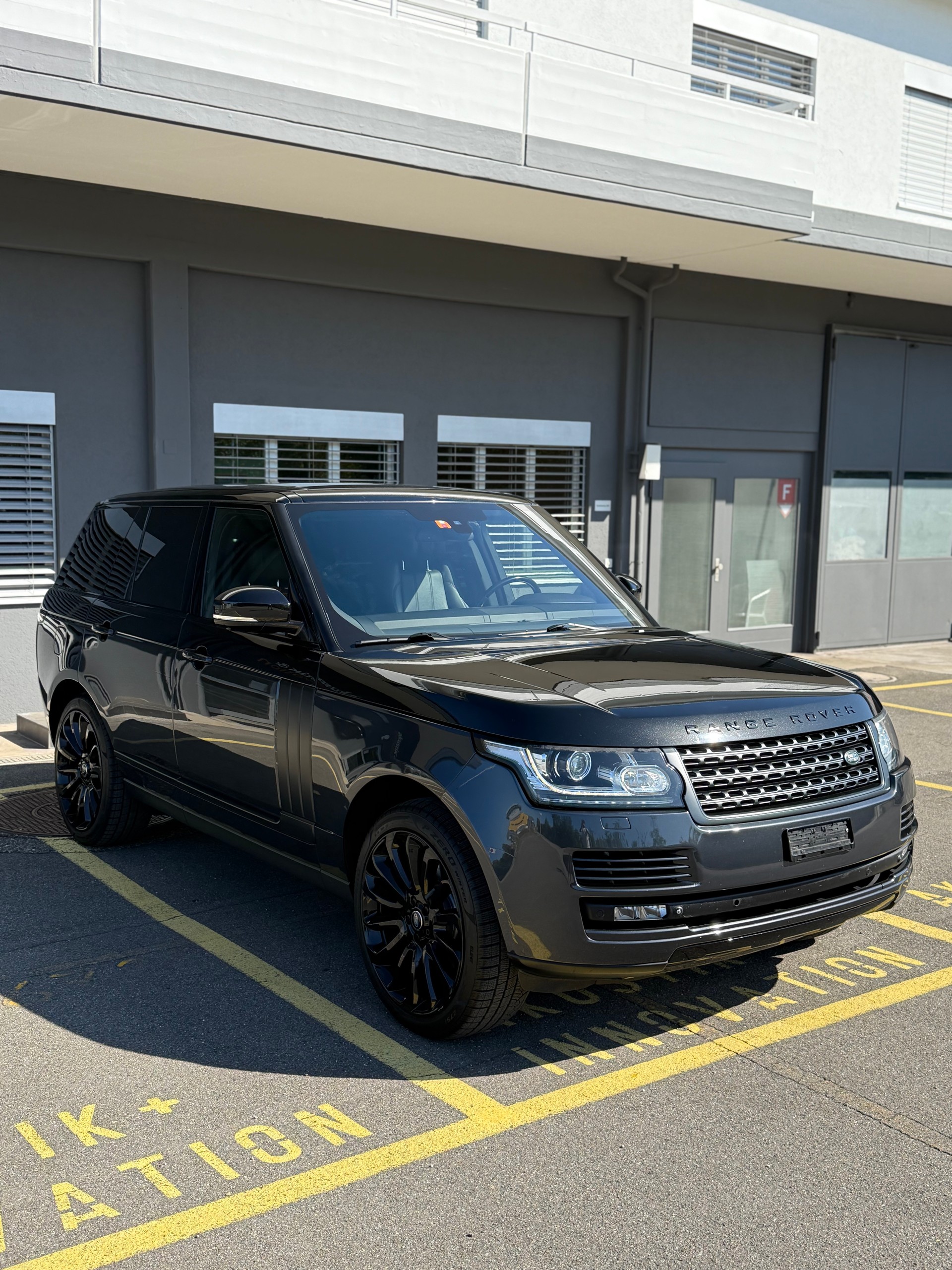 LAND ROVER Range Rover 3.0 TDV6 HSE Automatic-image-2
