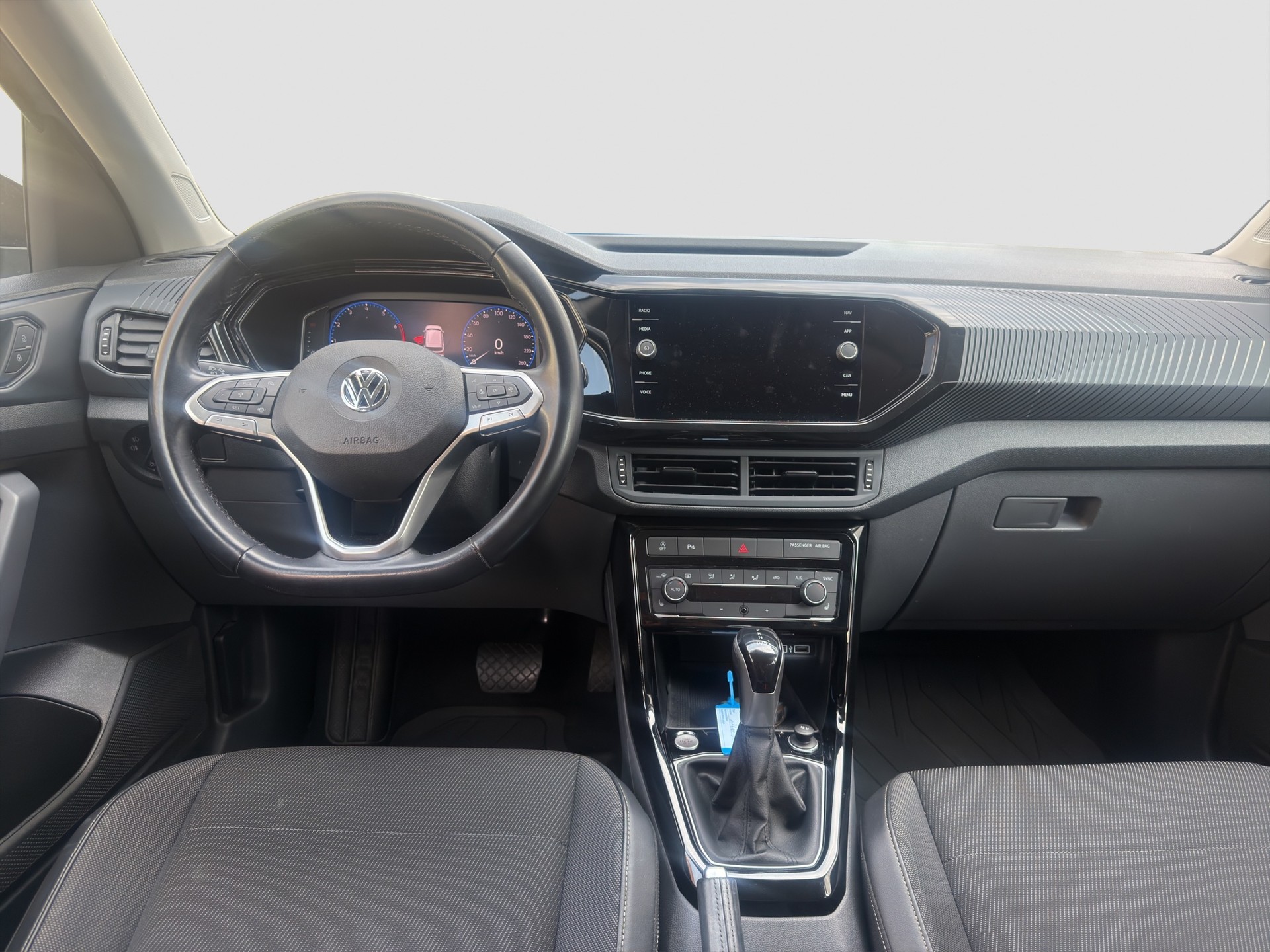 VW T-Cross 1.0 TSI Life DSG-image-10