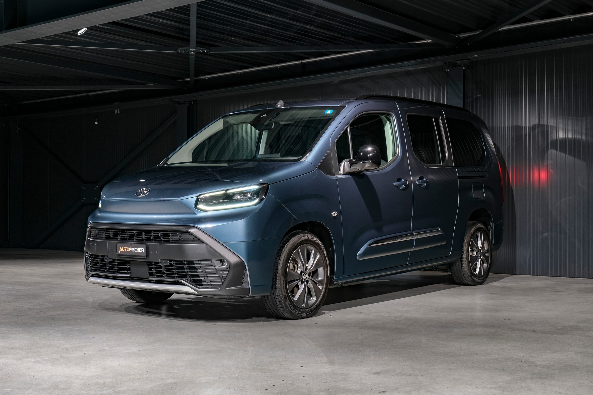 TOYOTA Proace City Verso 1.5 Trend L2 Automatik-image-3