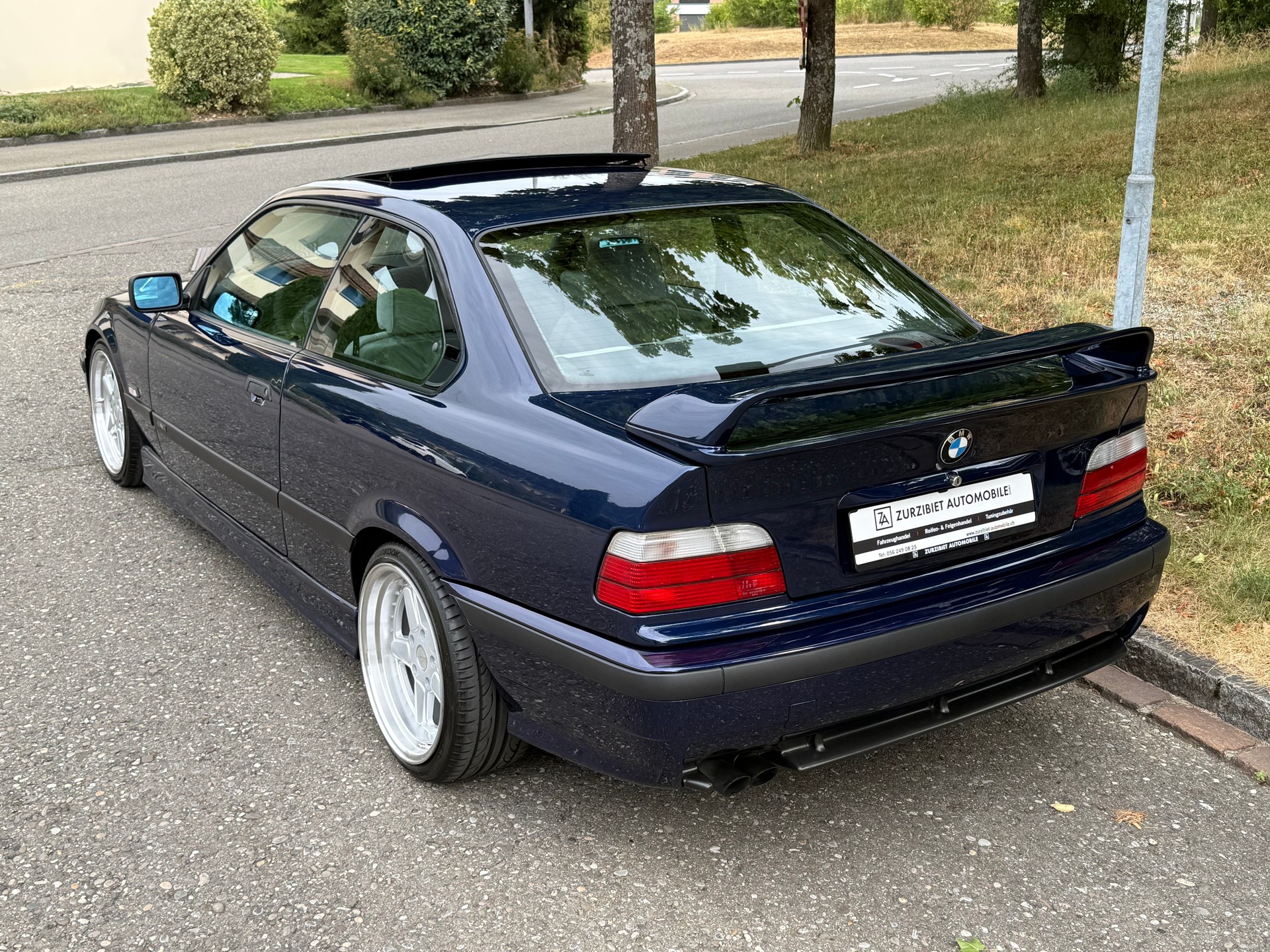 BMW 328i Coupé-image-7