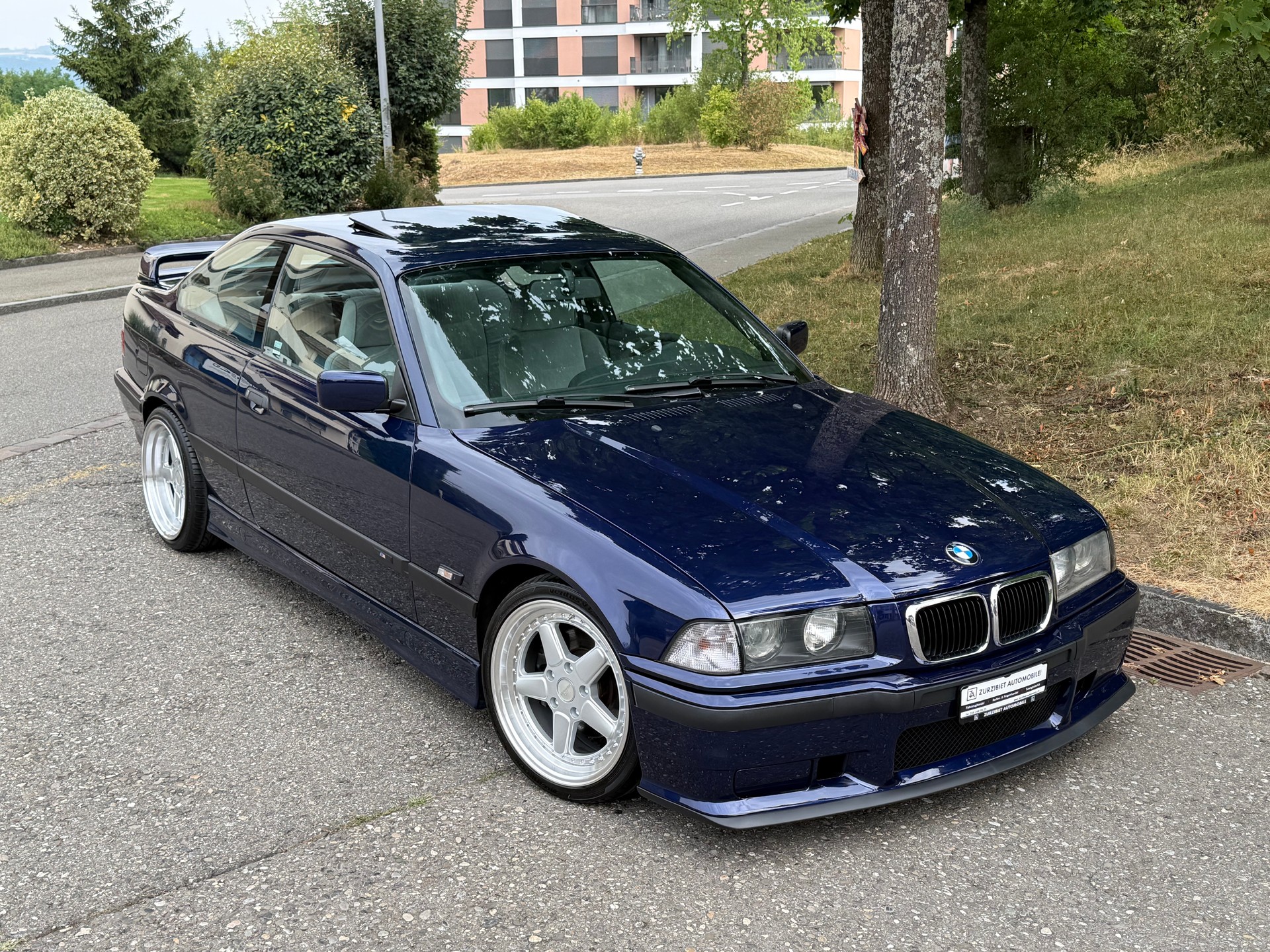 BMW 328i Coupé-image-4